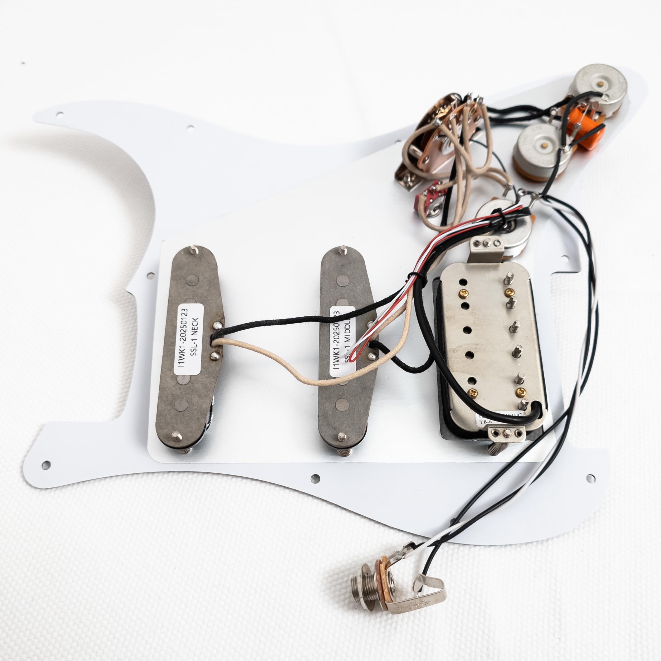 SSH - Juego de pastillas precableadas para guitarra eléctrica Fender Strat, con bobina única Alnico V y pastillas Humbucker, ollas de eje de cobre, conjunto de arnés de cableado de alta salida