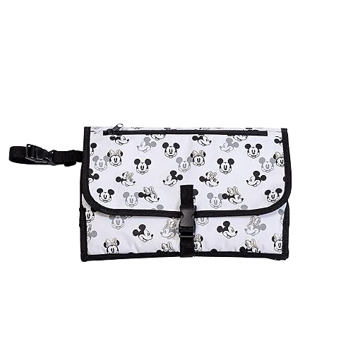 Disney Baby by J.L. Childress Estación de cambio de pañales portátil para bebé, incluye funda para toallitas