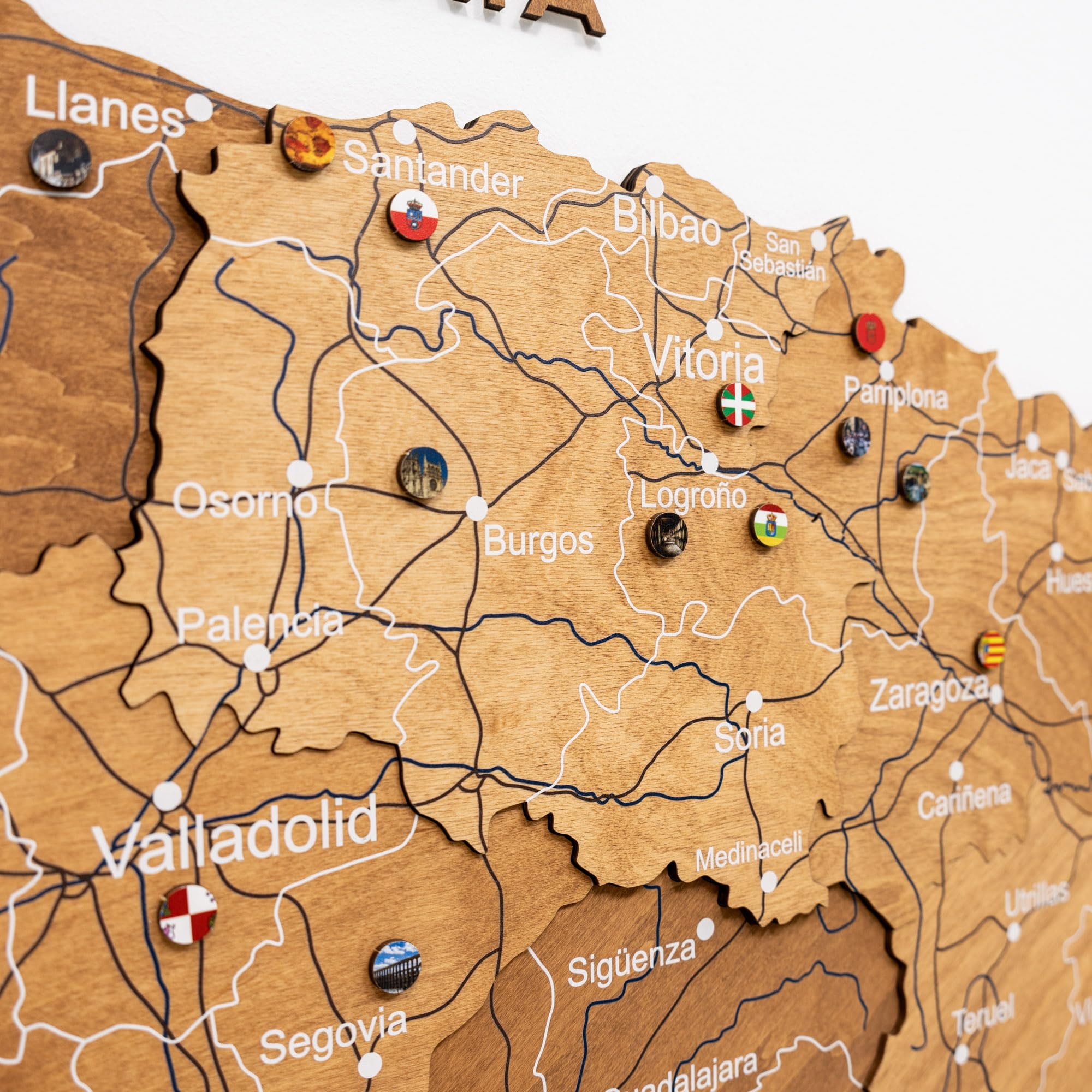 Enjoy The Wood Decoracion de Pared en 3D de Madera - Mapa España Para Marcar Viajes Hecho a Mano con Pines - Idea de Regalos para Viajeros Mapa de España (Oak, S, Sin marco)