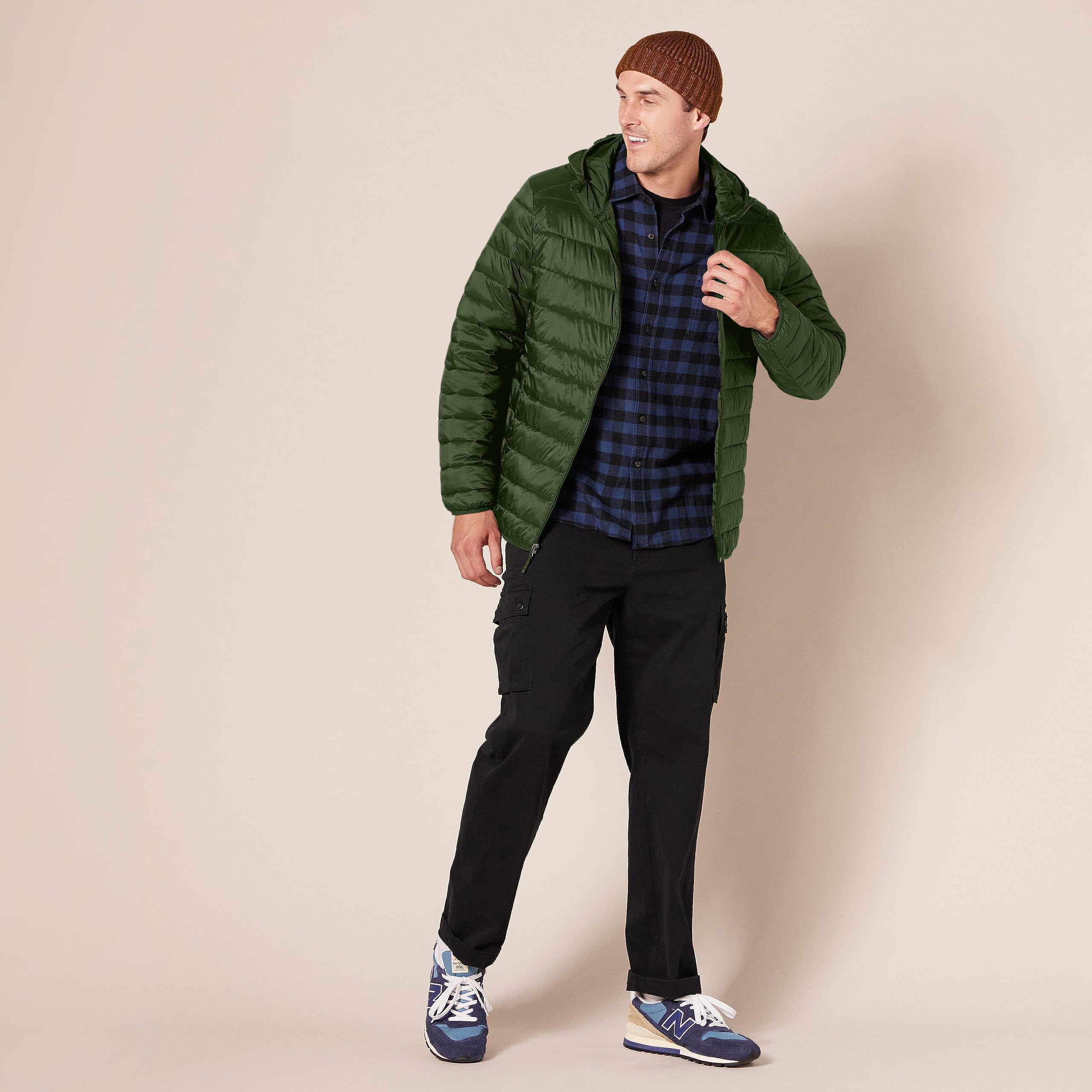 Amazon Essentials Hombre Chaqueta Acolchada con Capucha, Plegable, Ligera y Resistente a la Lluvia