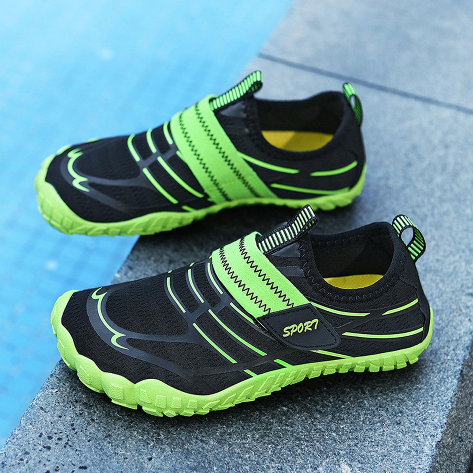 Generisch Chaussures aquatiques unisexes pour enfants - Chaussures aquatiques - Chaussettes aquatiques pour garçons et filles - Sportives - Natation - Surf - Plongée - Plage pieds nus - Séchage rapide