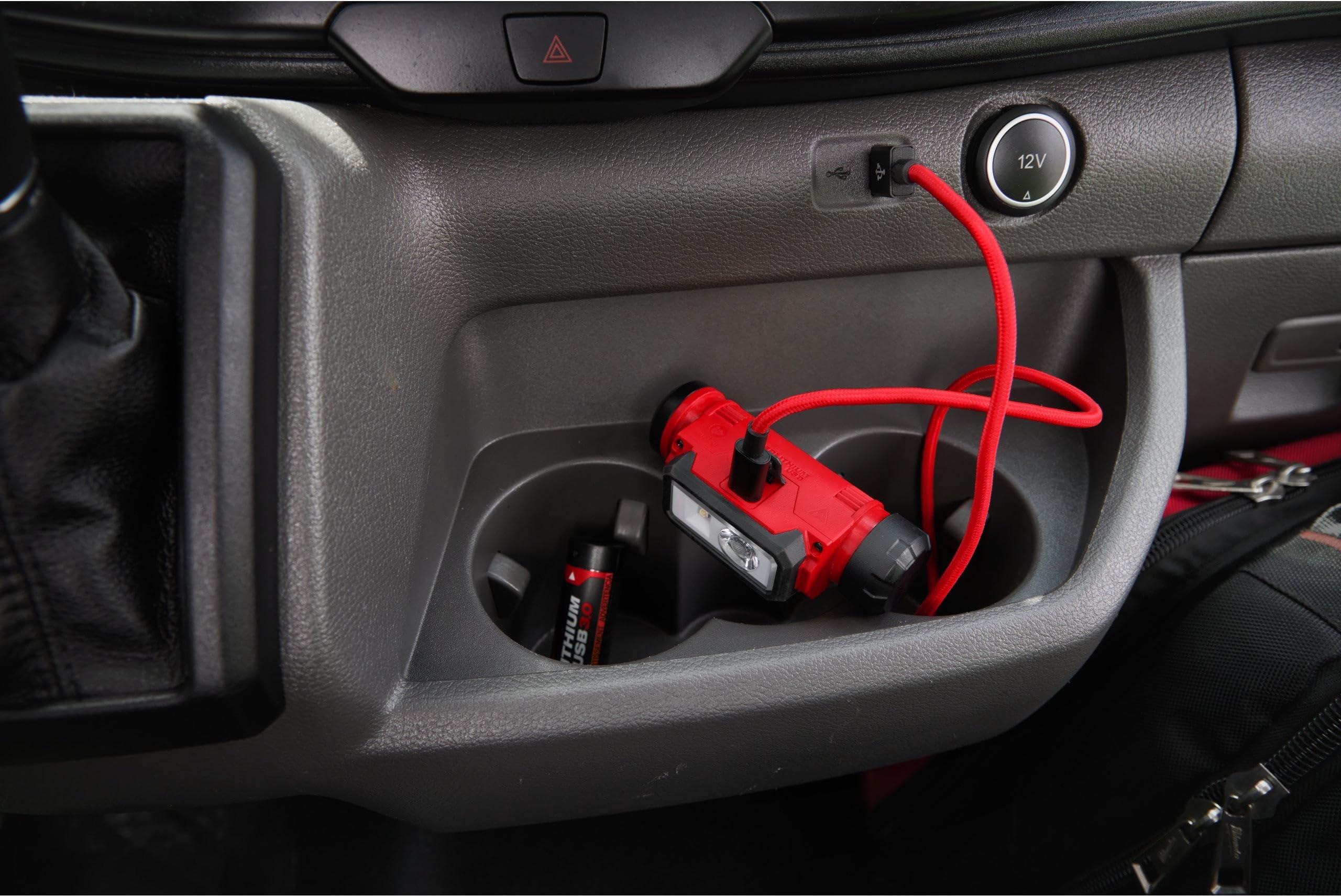 Milwaukee L4HL2-301 - Linterna frontal recargable USB 600 lúmenes