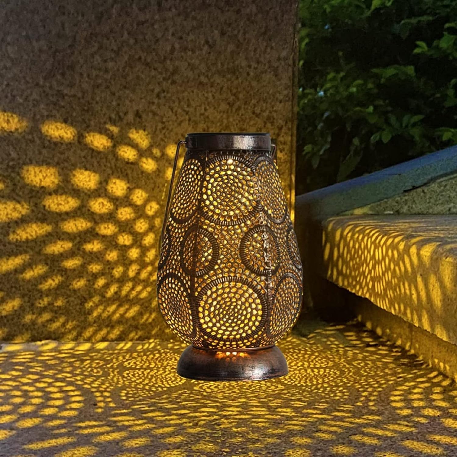 Solar Garden Lights,HELESIN Solar Lantern with Handle,Solar Christmas