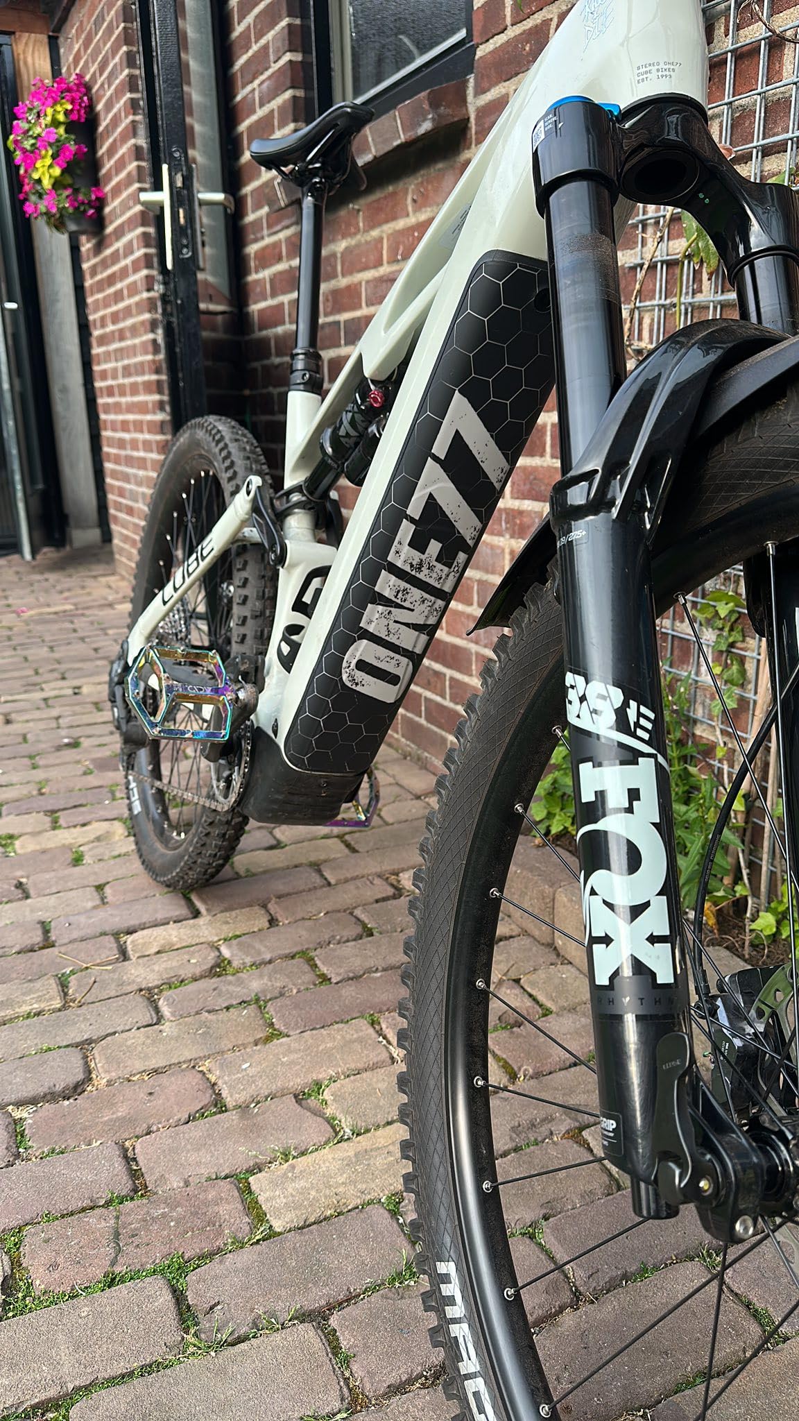 Reflektierende Designschutzfolie für E-Bike Akkuabdeckungen und Unterrohr für alle E-Bike Modelle, Rahmenschutz eBike, Fahrrad Aufkleber, Bike Sticker