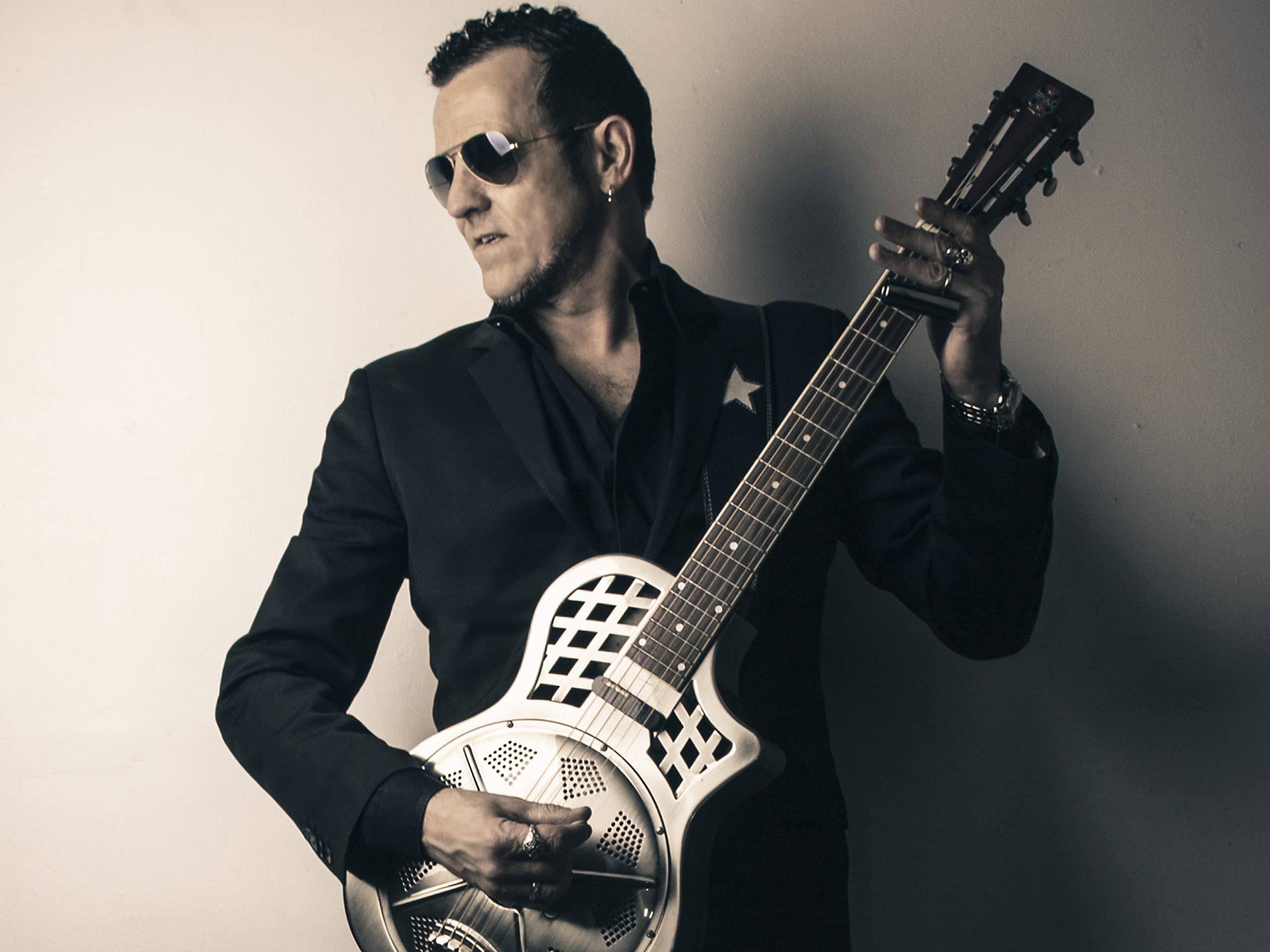 Gary Hoey