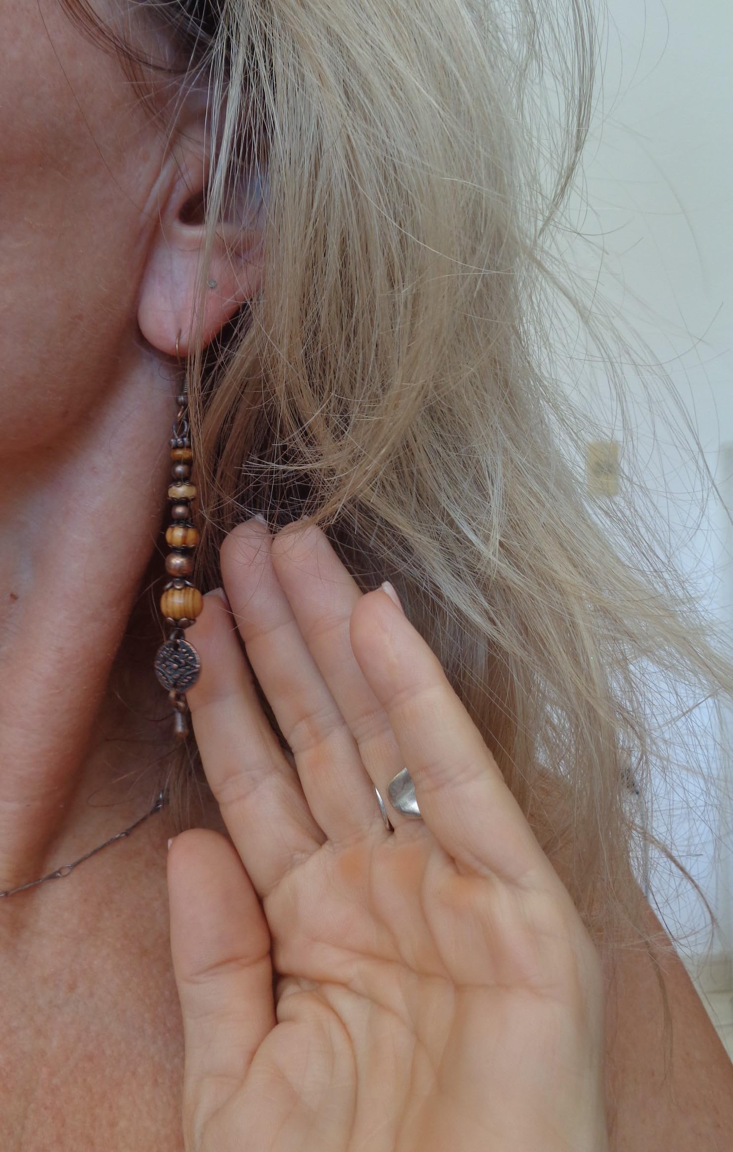 ⊹⊱✿❃ ORECCHINI LUNGHI CON DISCO FLOREALE E RADICE DI RAME E PENDENTI ❃ ✿⊰⊹ orecchini lunghi con perline di legno e pendenti nei colori del rame