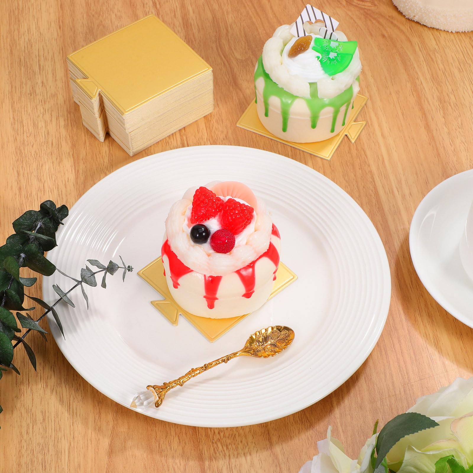 100 Blatt Kleiner Tortenunterlagen aus Robustem Papier Quadratische Kuchenkartons in Gold Stabile Kuchenplatten für Hochzeit Geburtstag und Dessertpräsentation