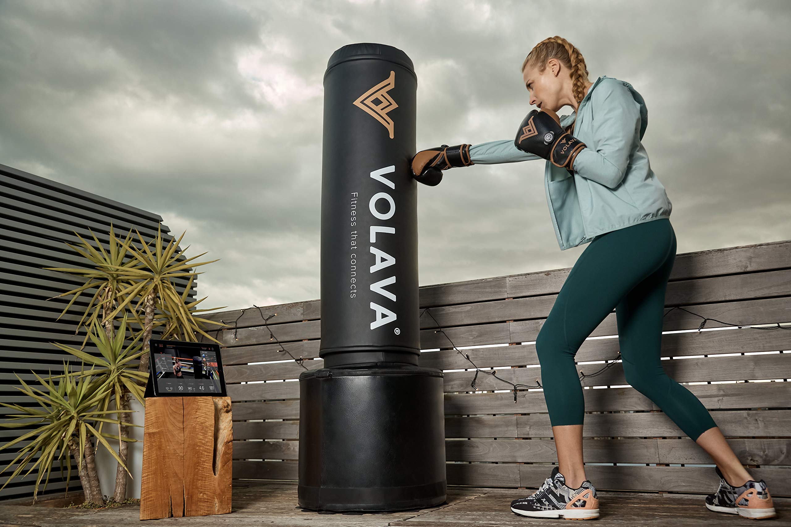Boxing Full Kit - Equipo Completo de Boxing con sensores de Movimiento, pulsómetro, Saco de Boxeo y Guantes. Uso doméstico. GANA Fuerza y Resistencia. Clases virtuales bajo suscripción.