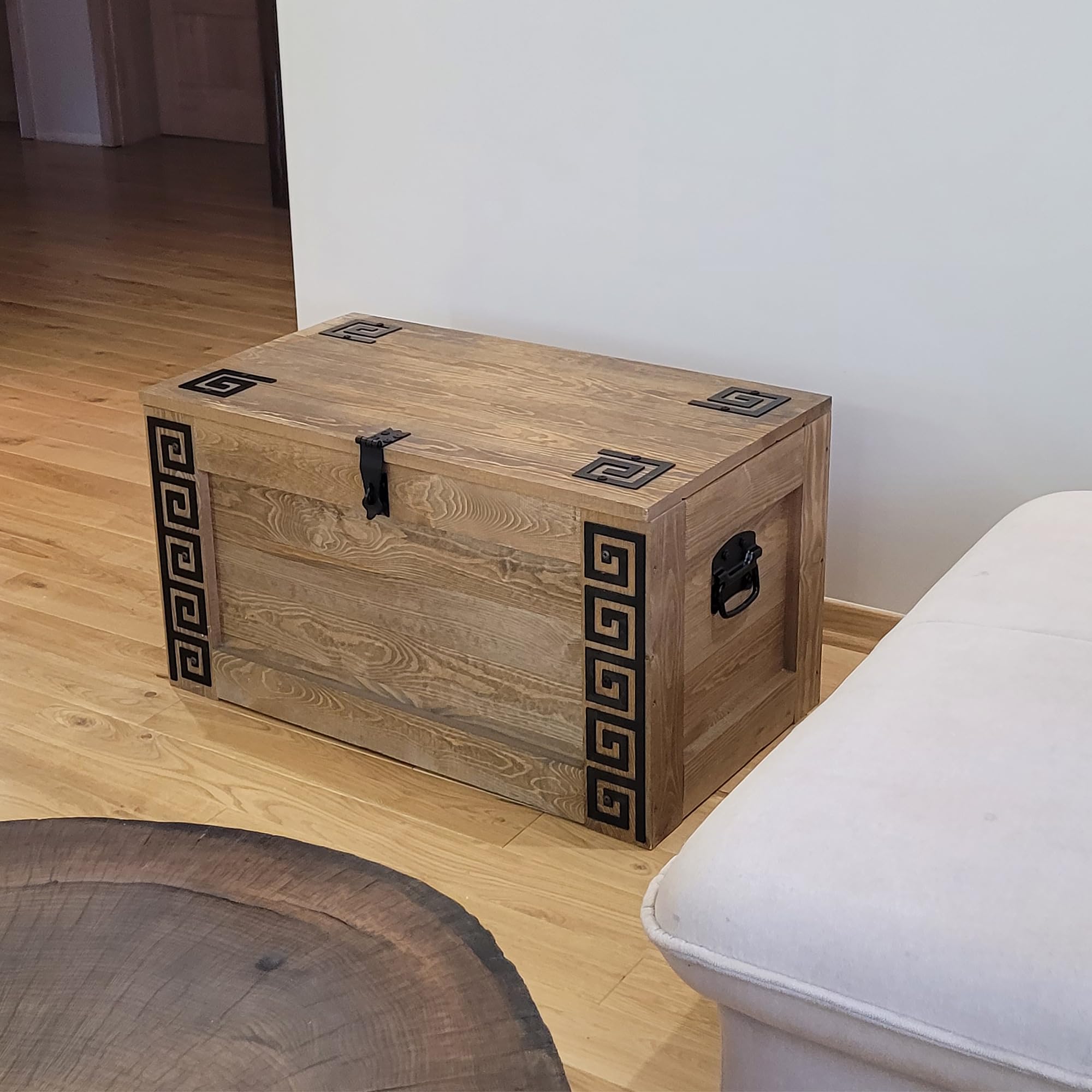 weeco Baúl de madera con diseño griego con ruedas, caja de madera de 80 x 47 x 45 cm, mesa de café, cofre del tesoro, mesa auxiliar, tapa plegable y espacio de almacenamiento, caja de muebles de