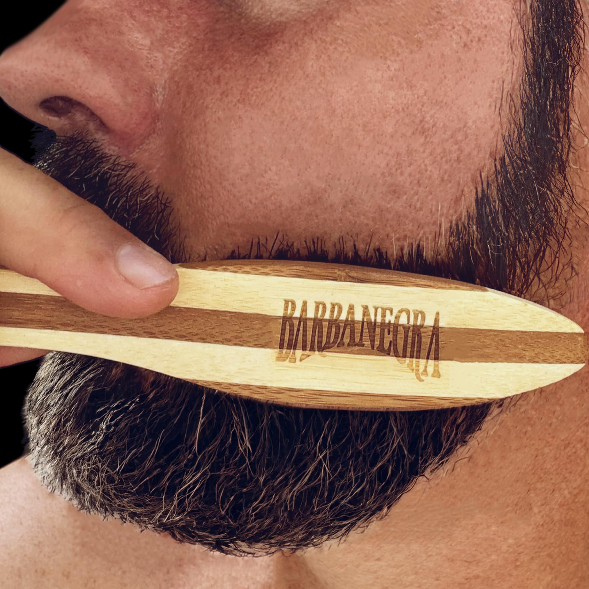 Cepillo para peinar barba con diseño ergonómico. De larga duración, hecho de bambú ecológico con cerdas naturales de jabalí 4