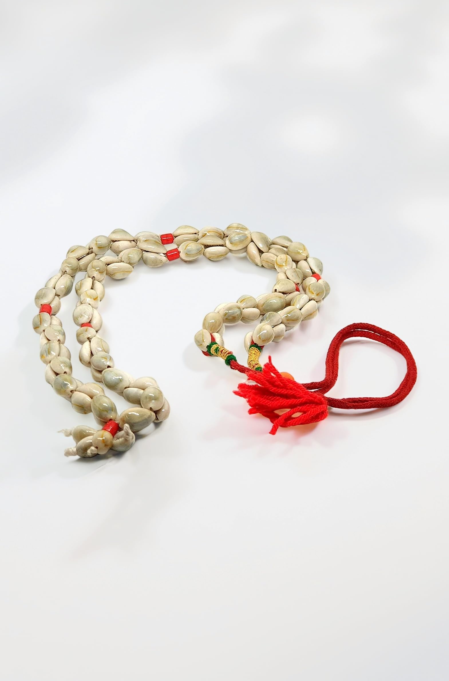 pmw - Yellow Cowry Mala - 52 Kaudis In One Mala For Pooja - Kauri โ Kowri โ Cowry โ Kaudi โ Cowrie - Pack Of 1