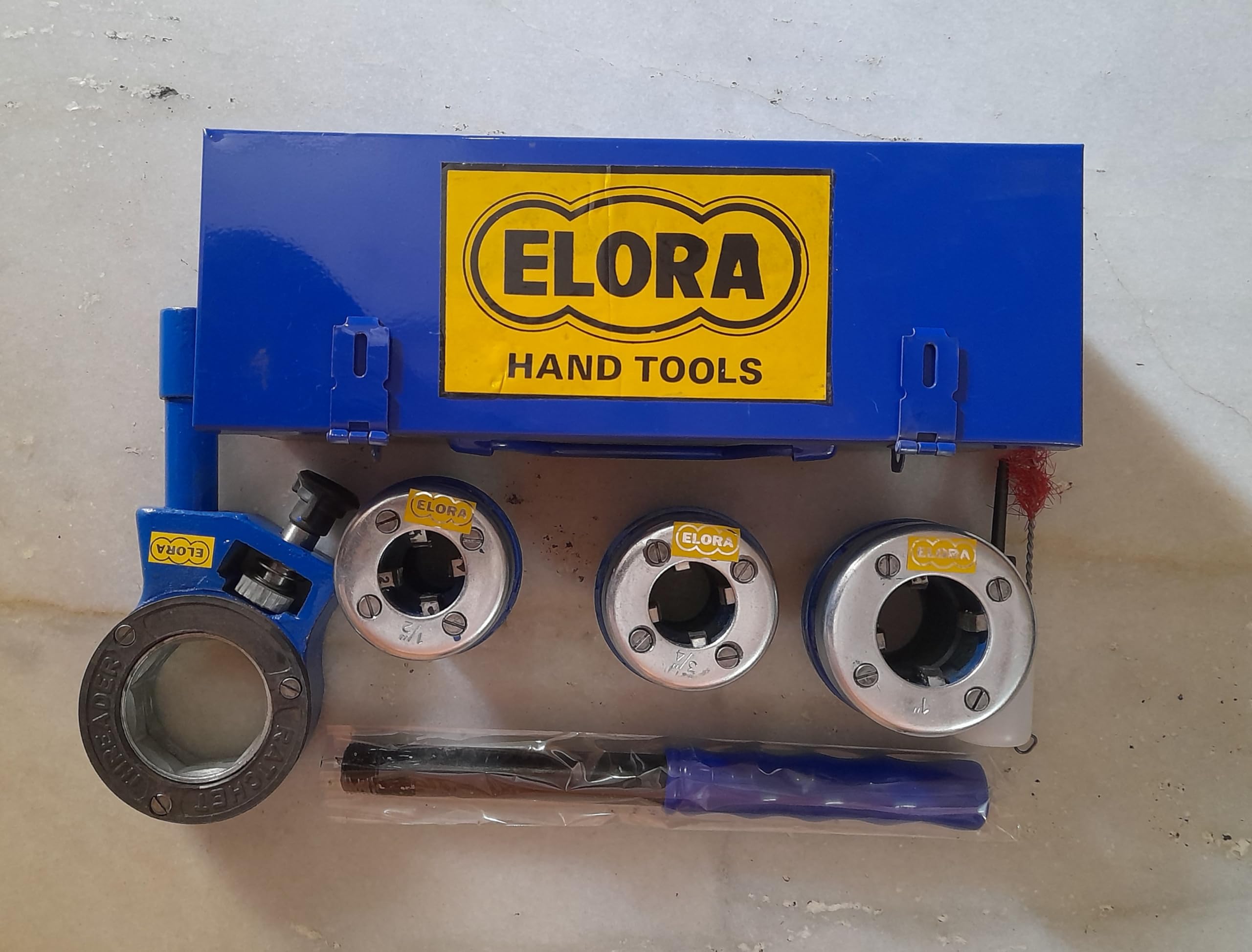 ELORA Ratchet Pipe Threading Die Set Heavy Duty B.S.P.1/2",3/4",1" With 3 Die Head Chaser Fitted in Steel Box (Multicolor).