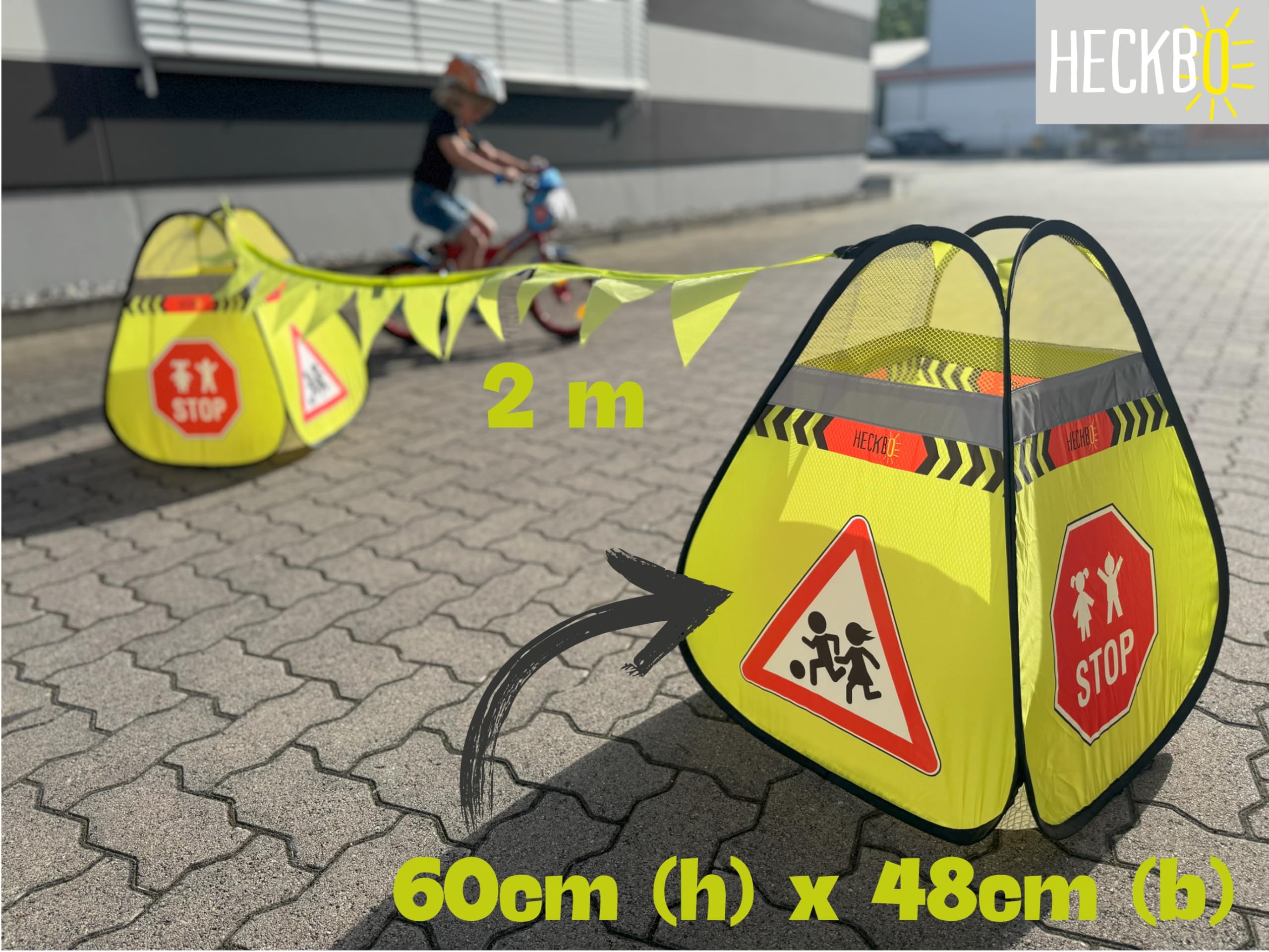 HECKBO 2 carteles de advertencia de calle para niños, con pilones y banderines, juego de seguridad para niños