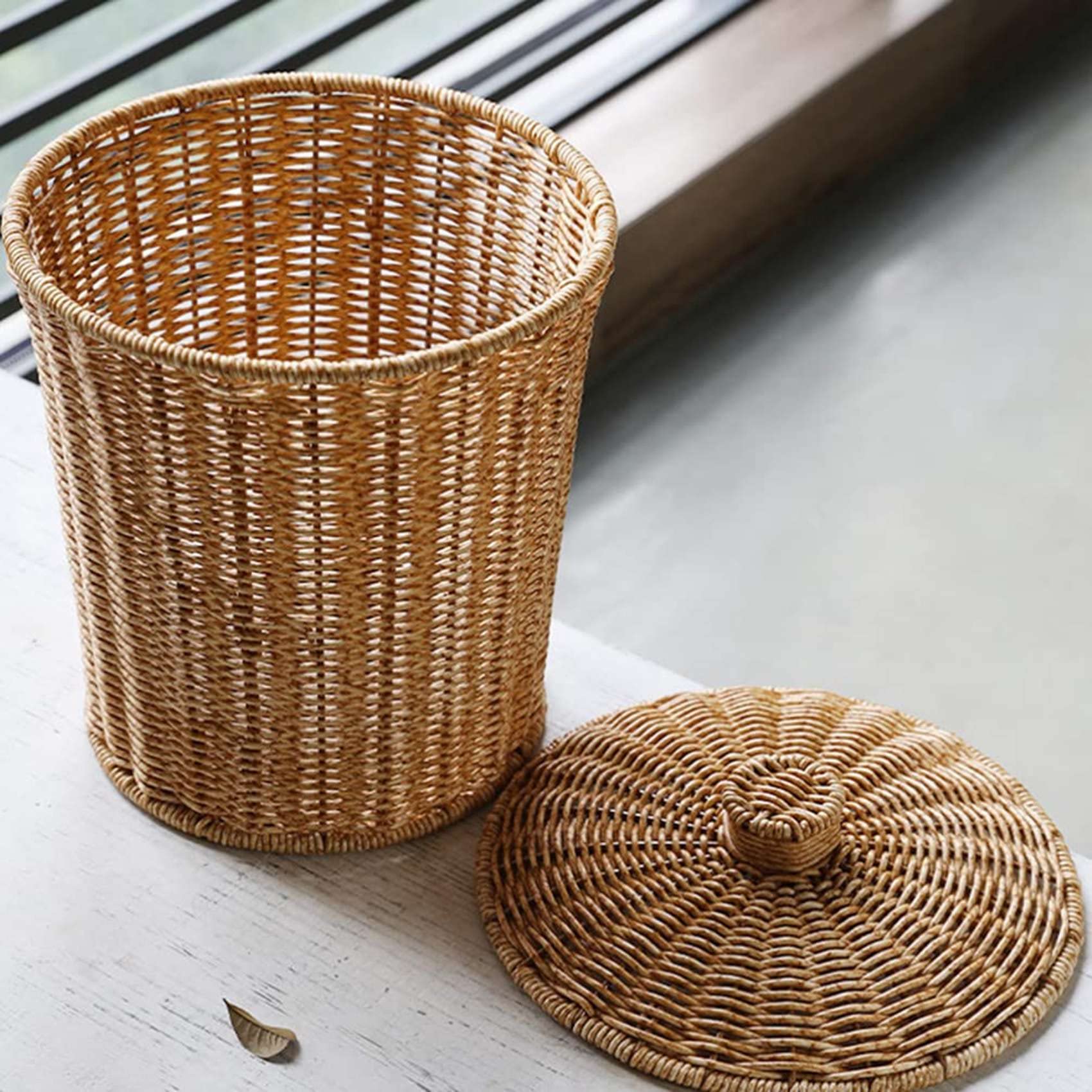 Cestino Intrecciato Cestino della Spazzatura Rotondo nel Rattan con Coperchio Cestini Portaoggetti Intrecciati Cestino della Spazzatura nel Vimini Cestino della Spazzatura