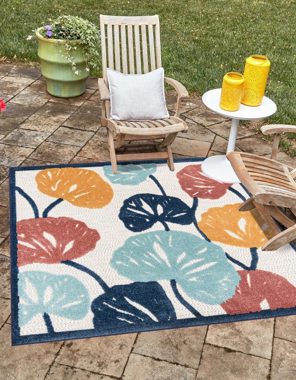 Unique Loom Belize Outdoor Collection Area Rug - Caulker (6' 1" x 9' Rectangle, Ivory/ Navy Blue)