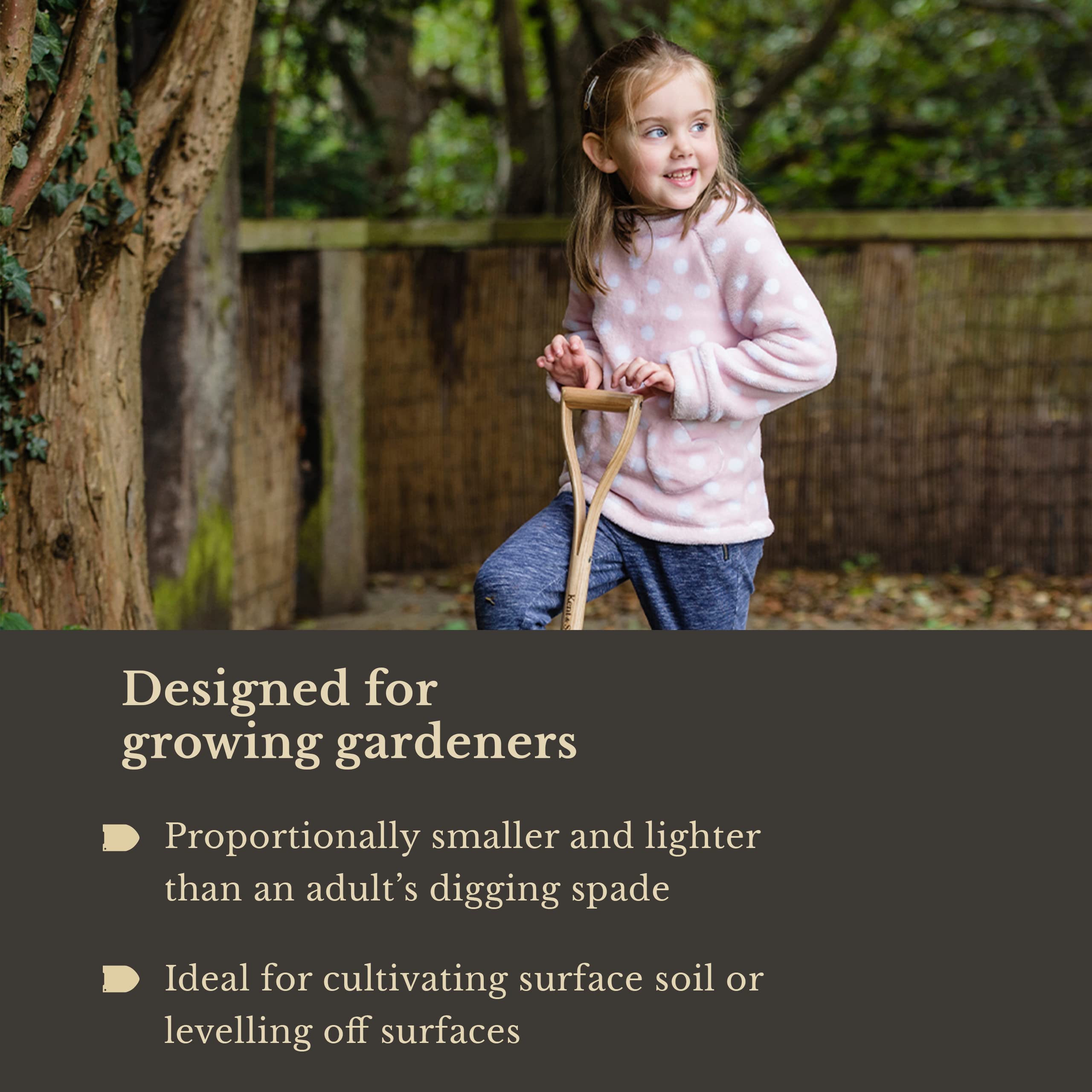 Kent & Stowe Kid's Stainless Steel Graben Spaten, Kompakter und Leichter Gartenspaten, Entwickelt für wachsende Gärtner, Ganzjährig Gartengeräte aus Edelstahl und Eschenholz
