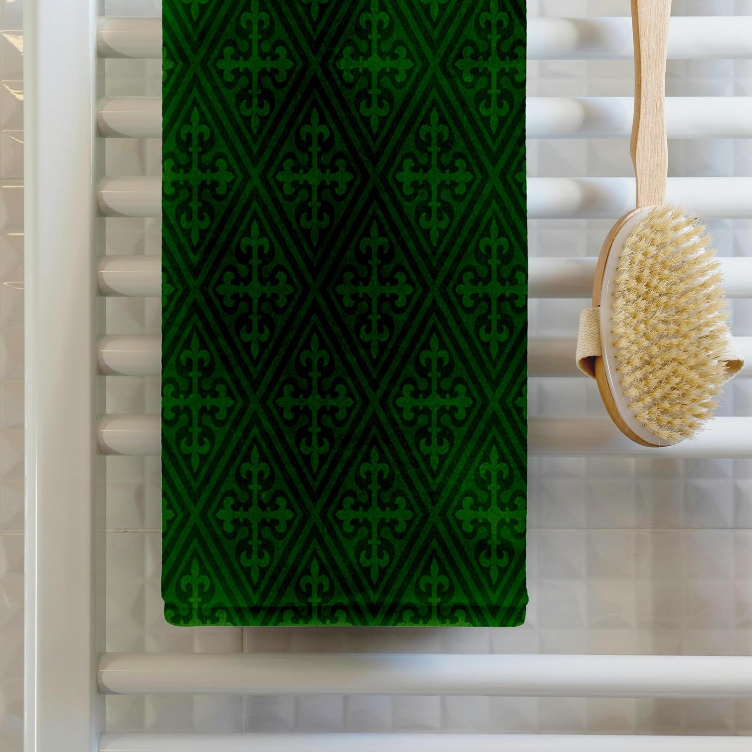3dRose Green Irish Celtic Diamond and Cross Pattern 22x30 Bath Hand Pool Towel