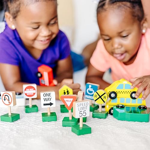 Miniatura 3 de Vehículos y señales de tráfico de madera Melissa  Doug con 6 autos y 9 signos