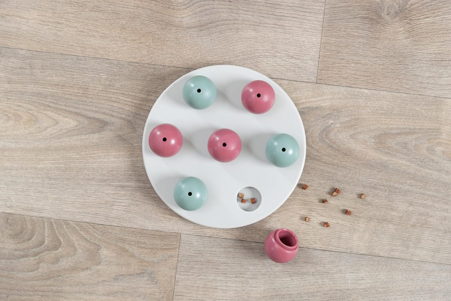 TRIXIE Pet Products Solitaire Game for Cats, White/Blue, 7.75 x 7.75 x 3 in. (4594)