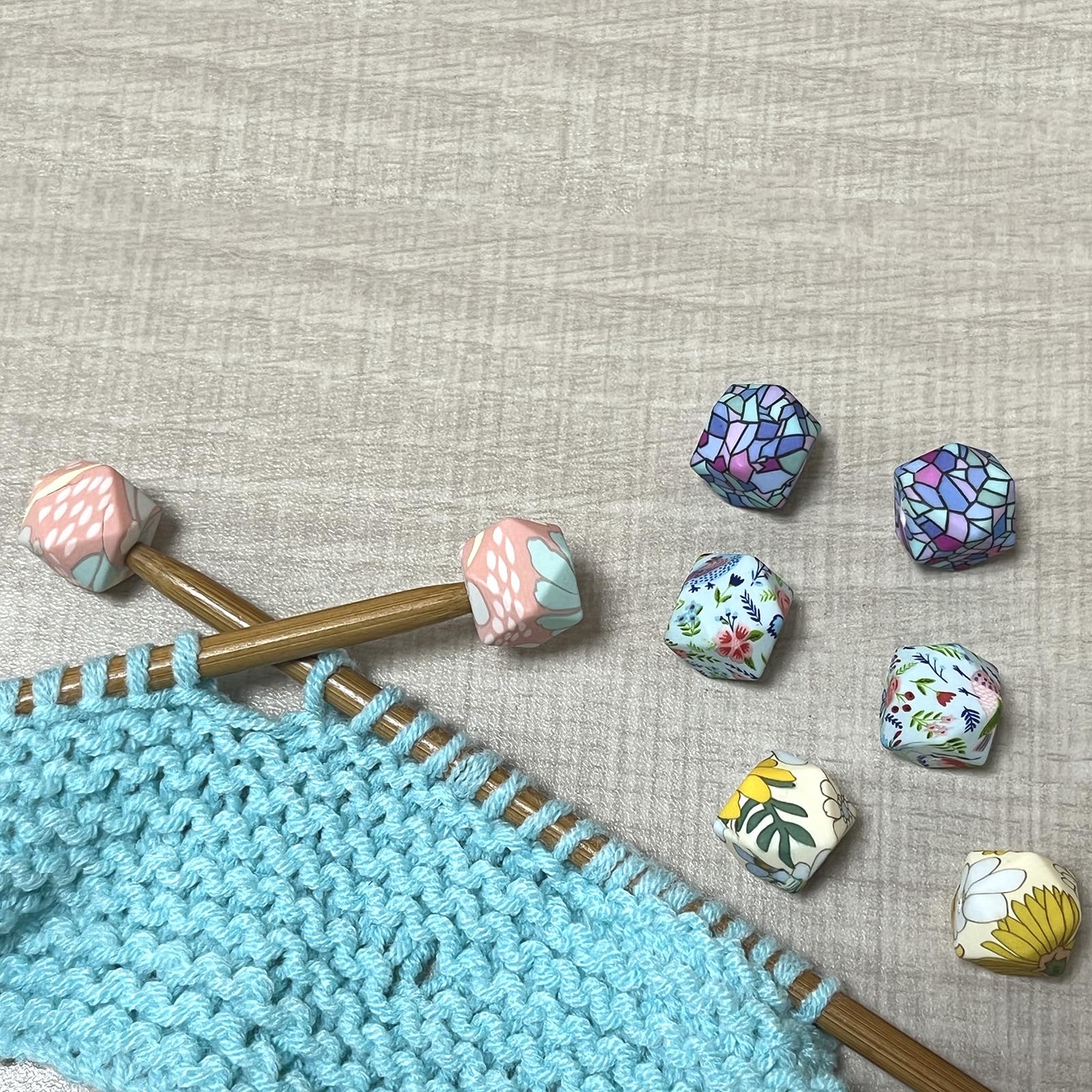 SPANSEE 8 PCS Hexagon Print Knitting Needle Stoppers, Knitting Needle End Caps, Knitting Needle Point Protectors, Stitch Stoppers, Knitting Notions fit Size 2.5-13 (3mm-9mm) Needles