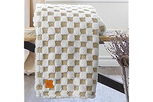 Cozy Beige Checkered Sherpa Blanket: Preppy Warmth and Style