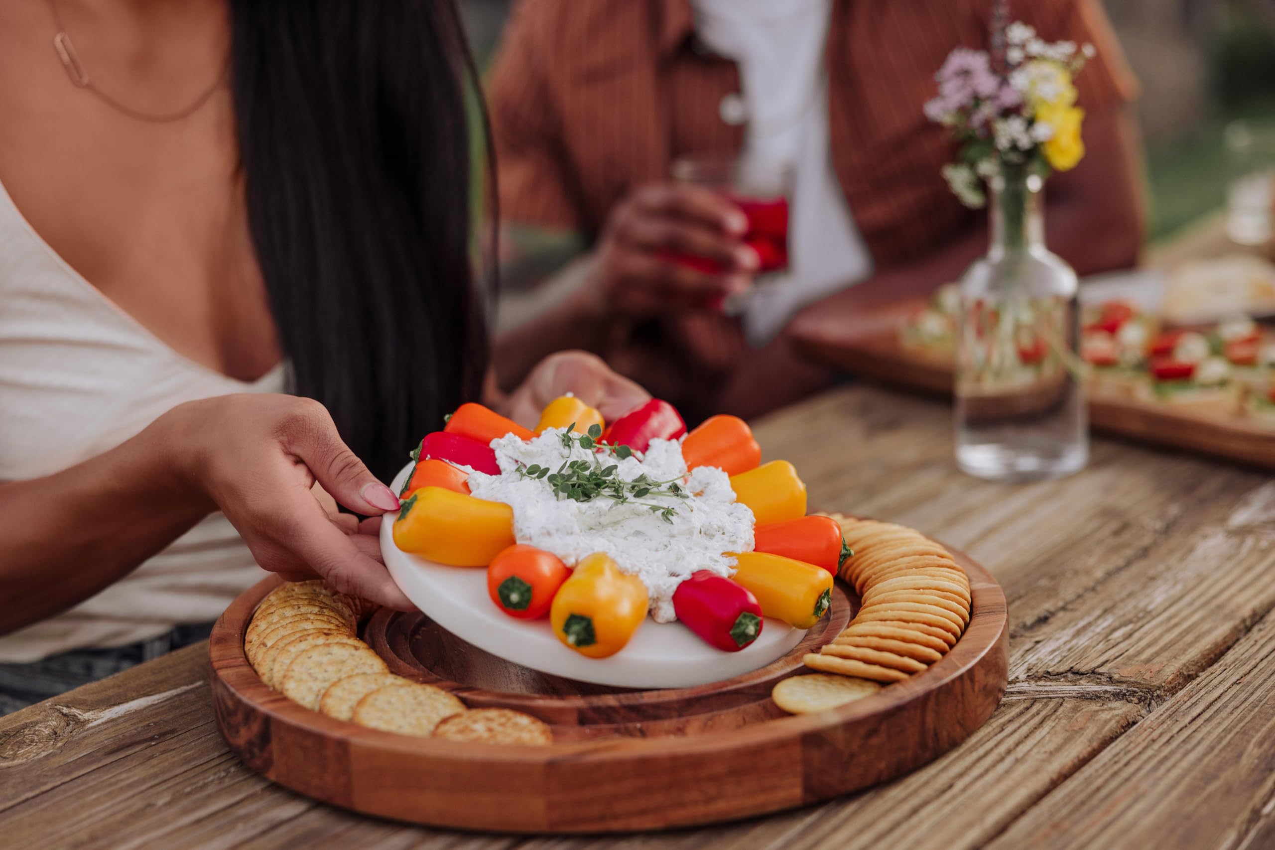 PICNIC TIME Isla Platter Inserto para Tabla de Queso, Juego de Tablas de charcutería, Bandeja Redonda para Servir, 13.8 x 13.8 x 1.2, Madera de Acacia con mármol