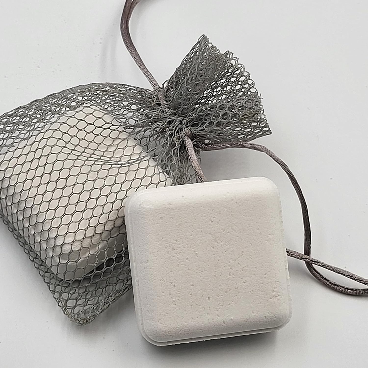 Essential Oil Shower Steamers XL with mesh Shower Steamer Bag and Glossy Laminate