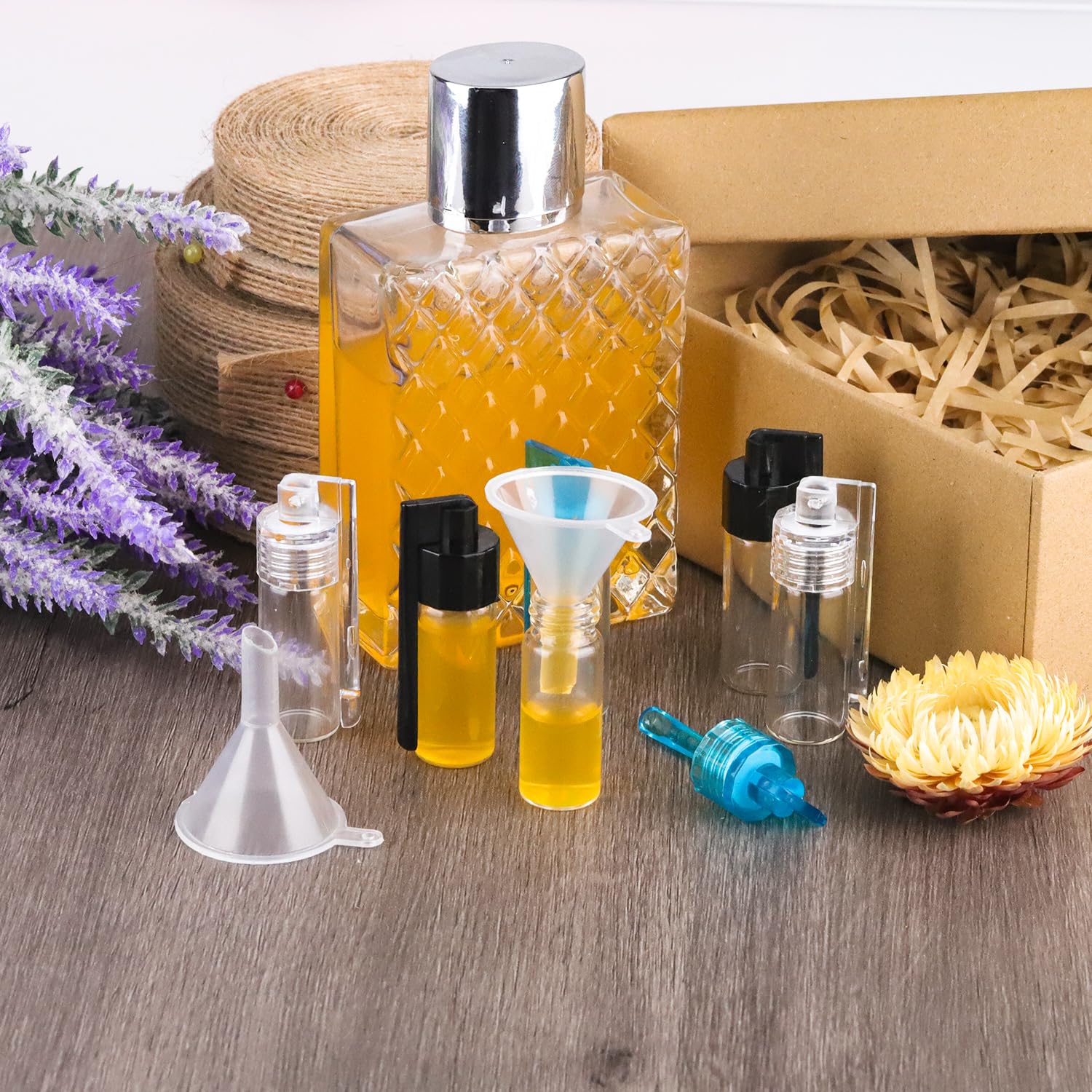 Lot De 6 Petits Pots à épices Avec Cuillère Et Entonnoir | Verre, 51 Mm De Hauteur – Idéal Cuisine, Voyage, Camping