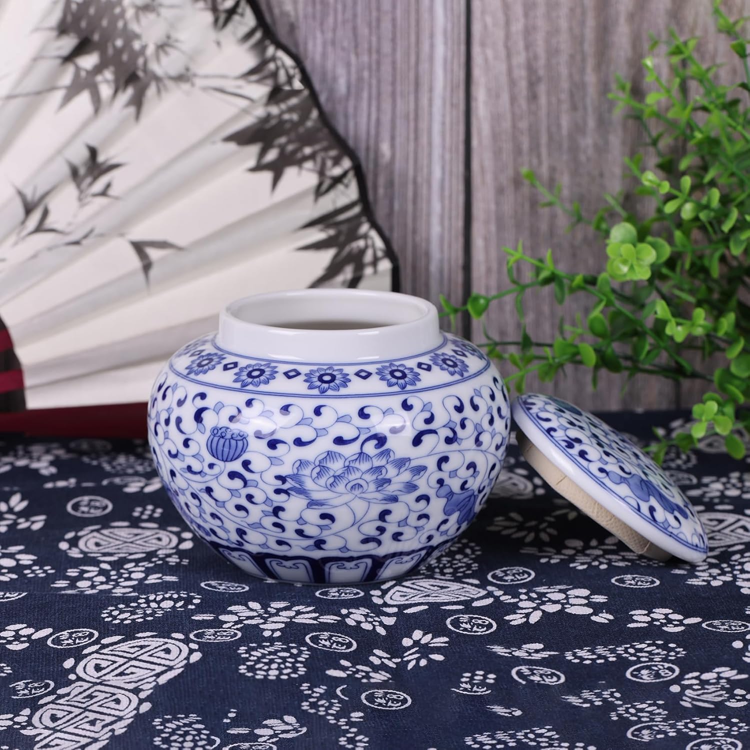 Traditional Chinoiserie Round Ginger Jars Blue and White Porcelain Series Ceramic Storage Jars with Sealed Lids,for Home/Kitchen/Dining Table Decoration (Leaves Jar)