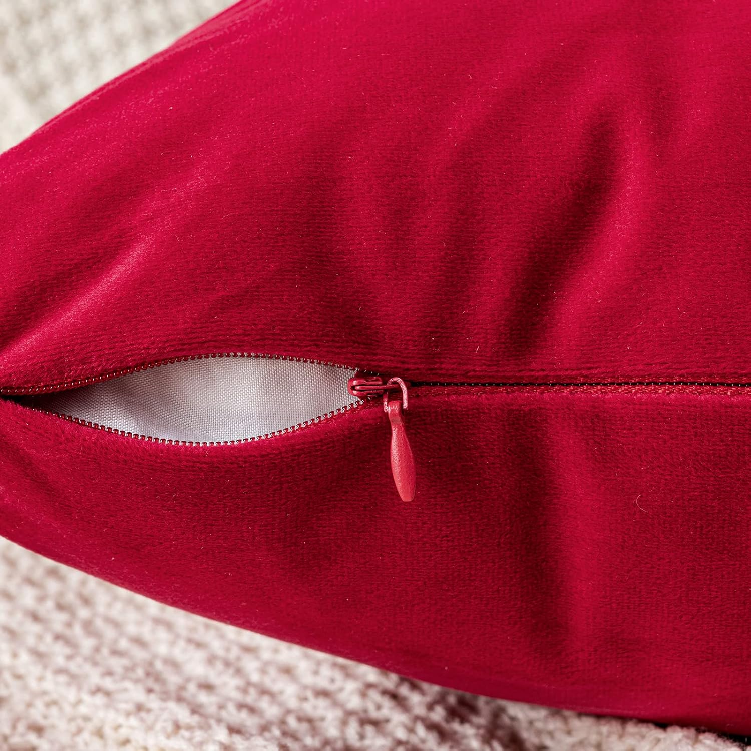 EMEMA Pack of 2 Velvet Christmas Throw Pillow Covers Decorative Square Pillowcase Soft Solid Cushion Case for Sofa Bedroom Chair Car 24x24 Inch Red