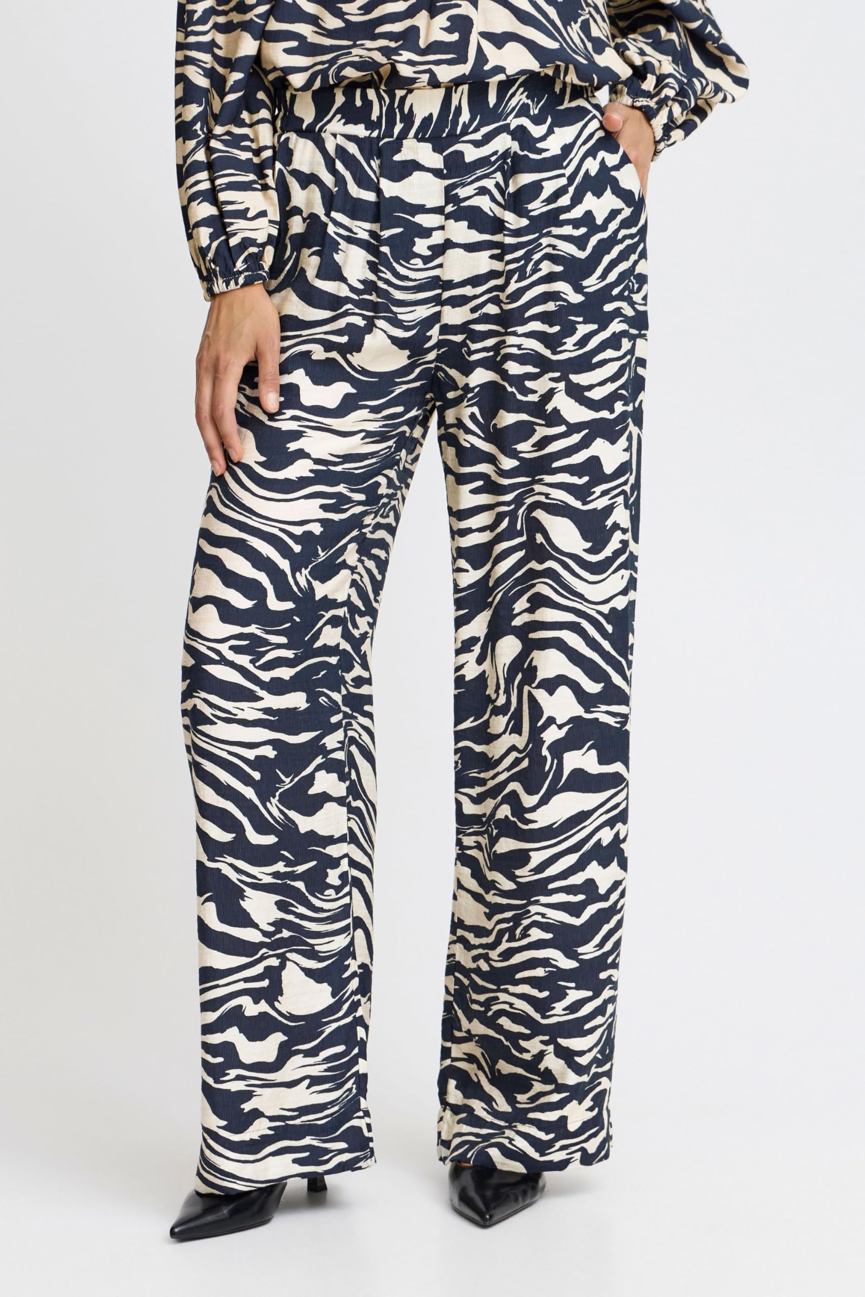 fransa FRAriana Damen Hose Stoffhose mit weitem Bein Gummizug Eingrifftaschen Relaxed fit