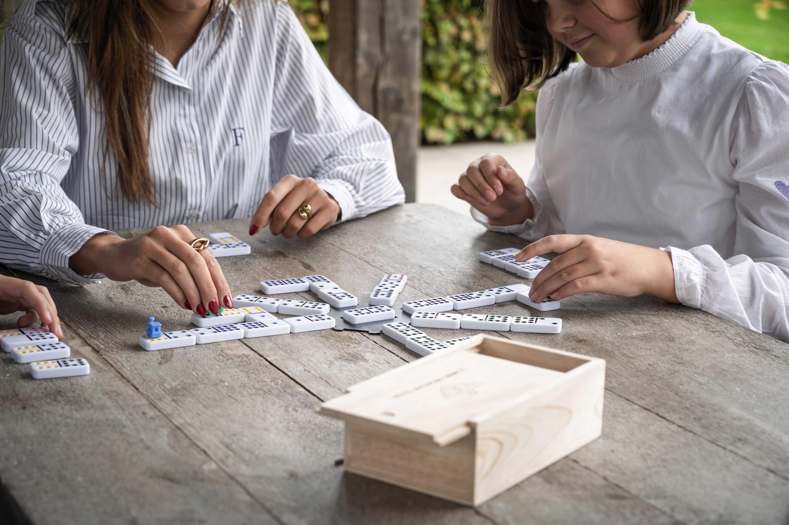 Engelhart - 250170 - Coffret Domino Mexicain Train - Double 12 - Premium - Jeu de Société Familial - Stratégie et Logique - 91 Dominos Colorés 9 mm + 8 Trains Colorés - À partir de 3 Ans