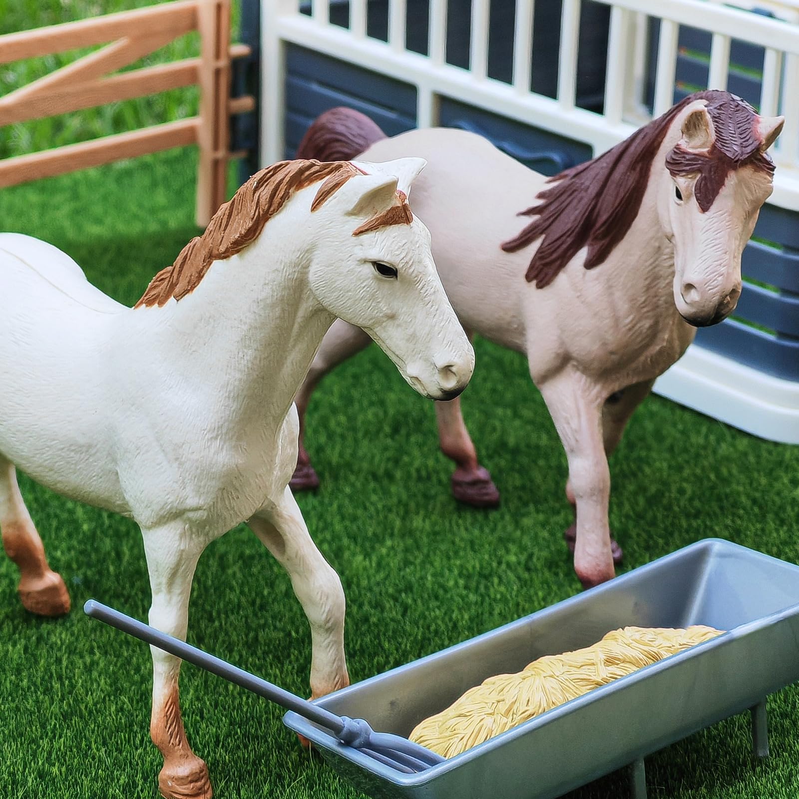 Tacobear Cavallo Giocattolo Horse Cavallo Paddock con Cancello Stabile Ostacoli Recinto Giocattoli per Cavalli Animali Fattoria Collezionisti Regalo Bambina Bambini Ragazzi 3 4 5 6 7 8 9 10 anni