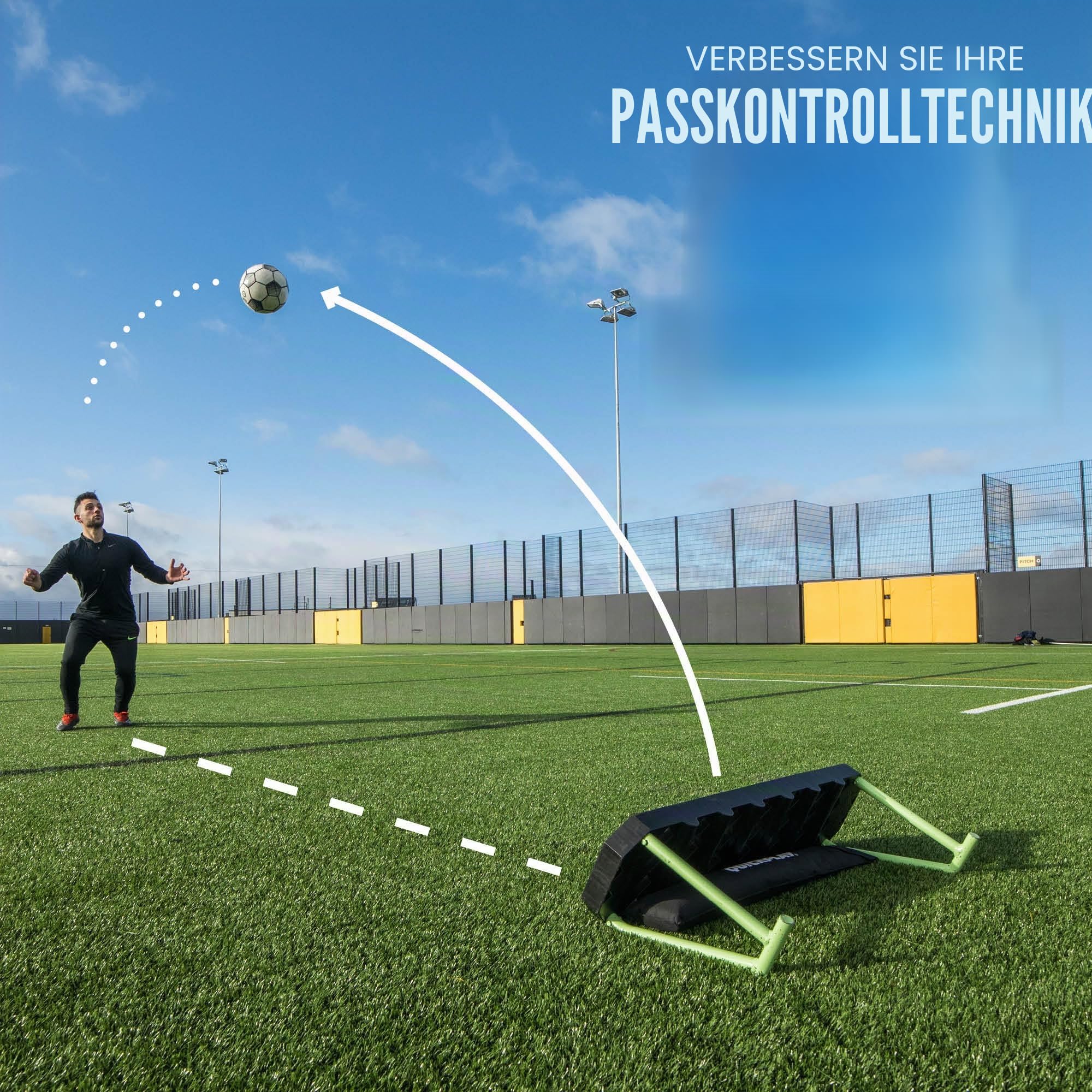QUICKPLAY Replay Station Prellwand Fussball Pass Wand - Rebounder für Fußball Tragbare Rückprallwand mit Doppelwinkel System - Rebound Board Fussball trainingszubehör - Pass & Schuss Fußball Training