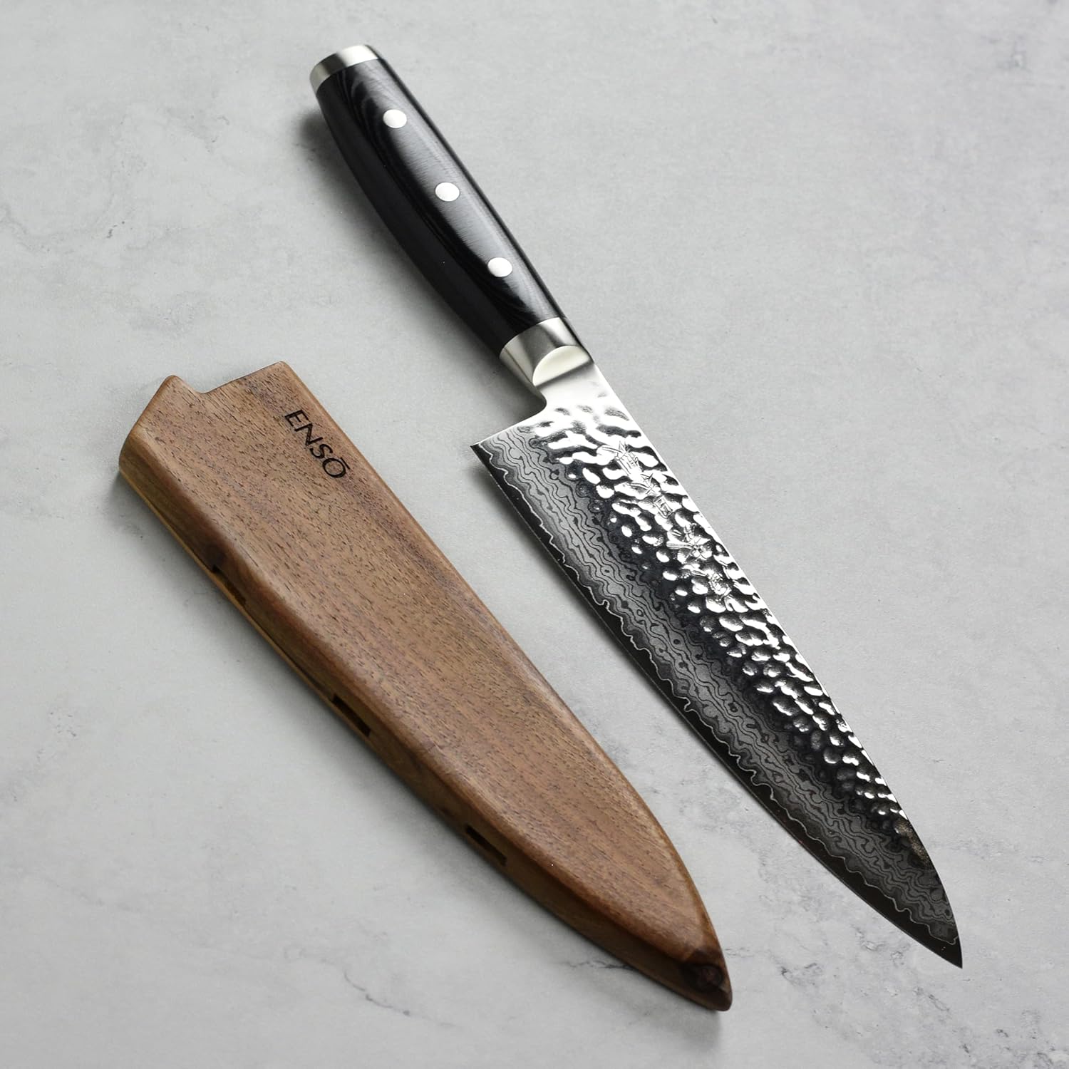 Enso Chef's Knife with Sheath - Made in Japan - HD Series - VG10 Hammered Damascus Stainless Steel Gyuto - 8" Blade with Saya Cover