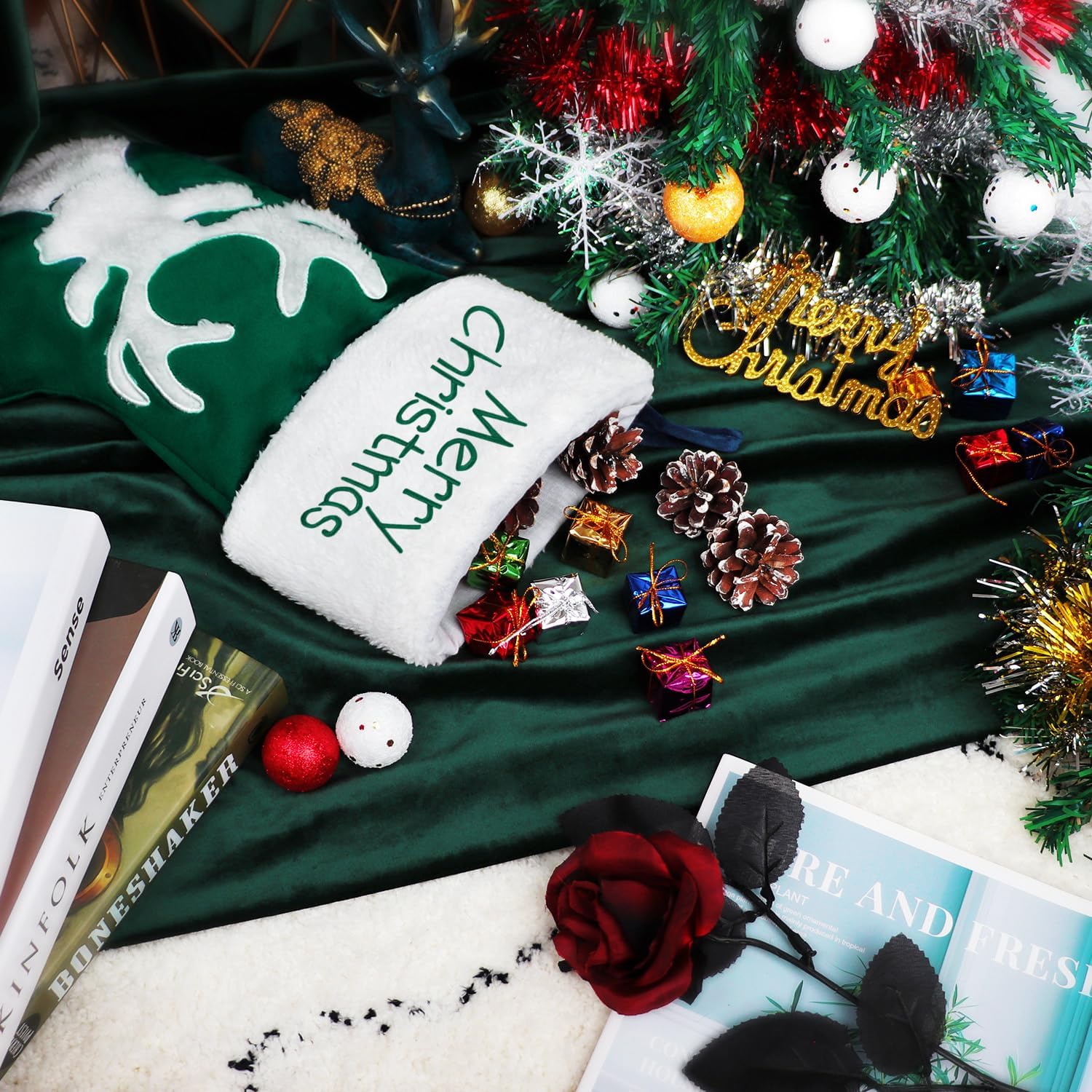 Brawarm クリスマスストッキング 緑のトナカイストッキング ベルベット刺繍クリスマスストッキング クリスマスストッキング 2パ