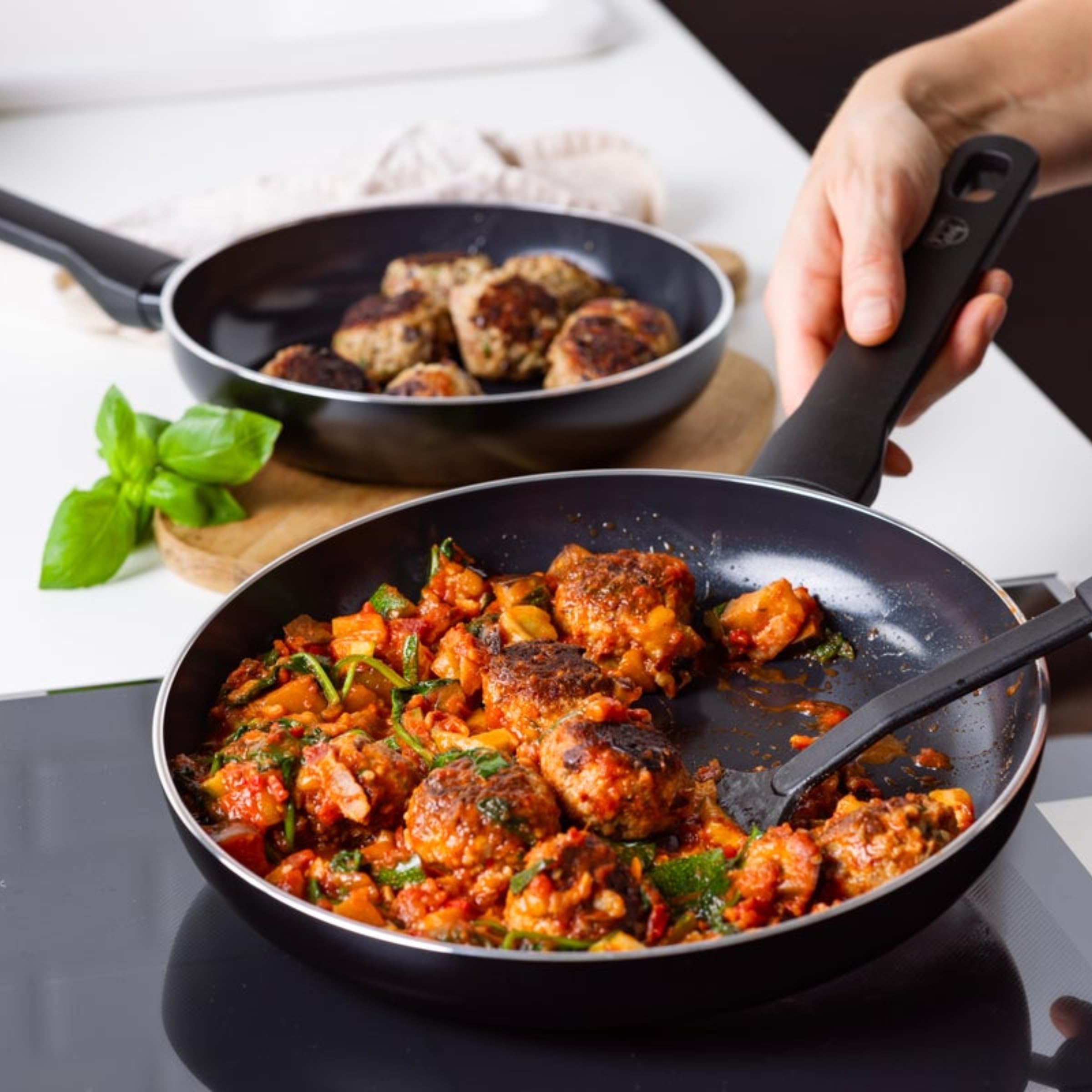 GreenChef Tones Batterie de cuisine 7 pièces en céramique avec revêtement antiadhésif, poêles, casseroles, sauteuse, protection de poêle, induction, sans PFAS, passe au lave-vaisselle, au four, noir