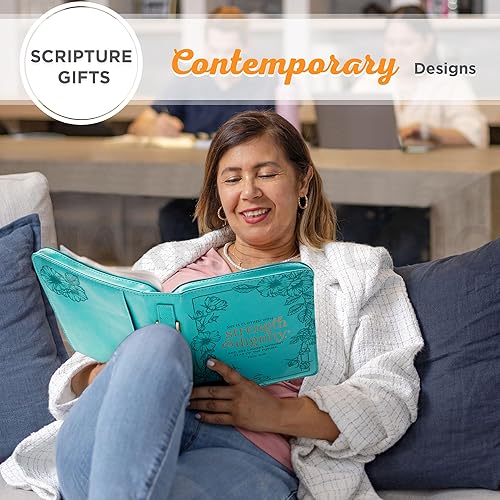 Miniatura 10 de Christian Art Gifts Funda bíblica de moda para mujer, Proverbios 3125, cuero sintético verde azulado, talla L