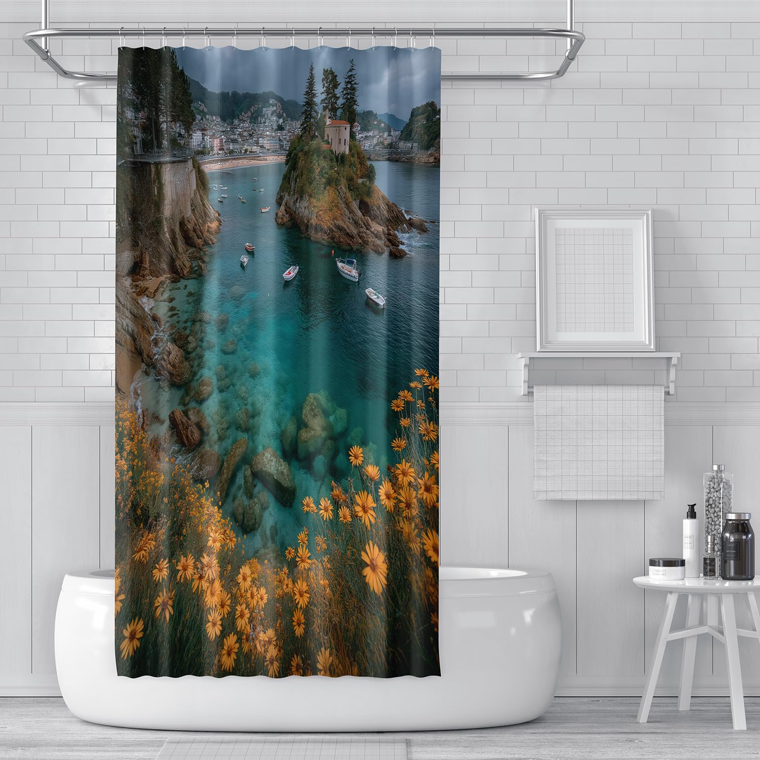 Cortina de Ducha de Pueblo Costero para Baño,con Estampado de Aguas Turquesas,Barcos y Flores Amarillas,Tela de Poliéster Impermeable con Ganchos de Plástico,200Anx200Alcm (1 Panel)