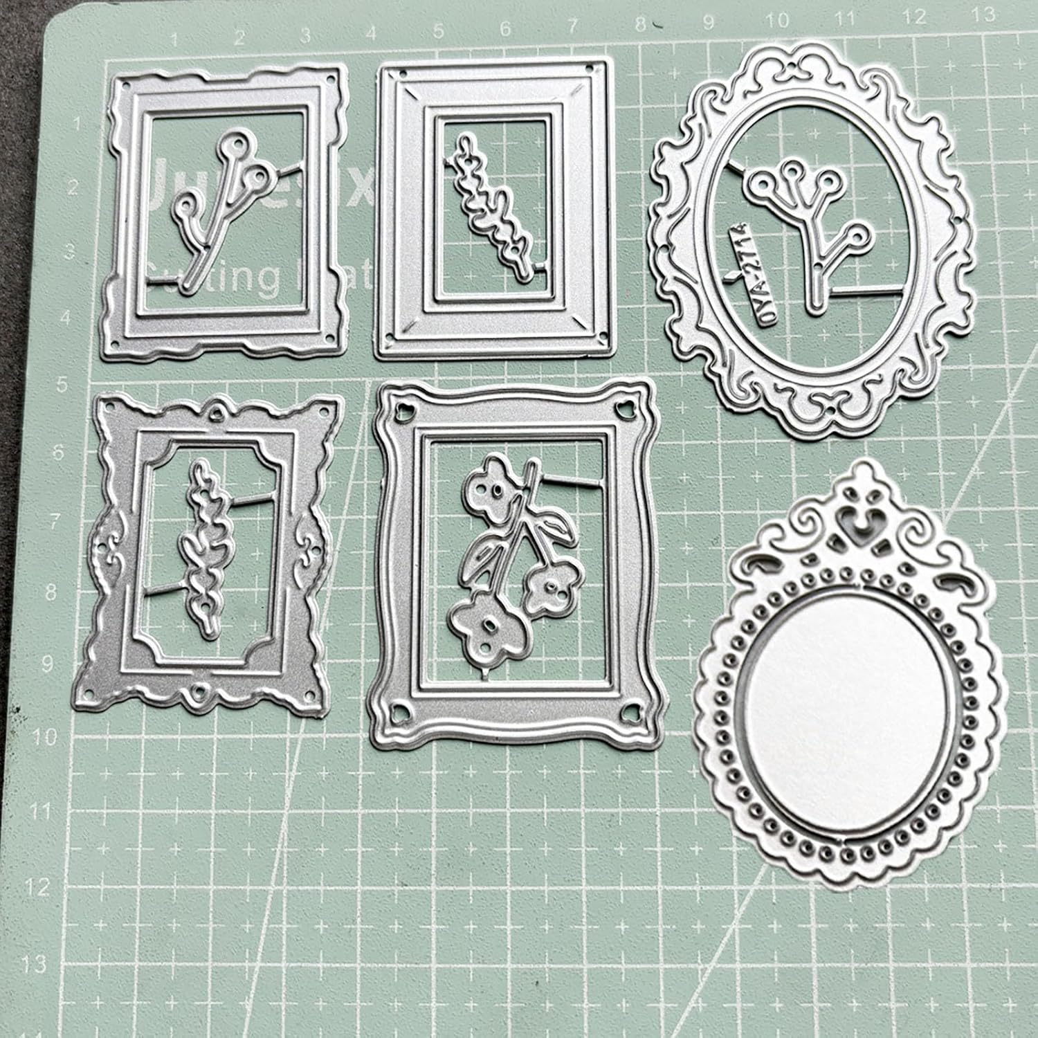 6pcs/Set Vintage Lace Photo Frame Die Cuts for Card Making, Oval Picture Background Metal Cutting Dies Embossing Stencil for DIY Scrapbooking Album Photo Craft Paper Cards