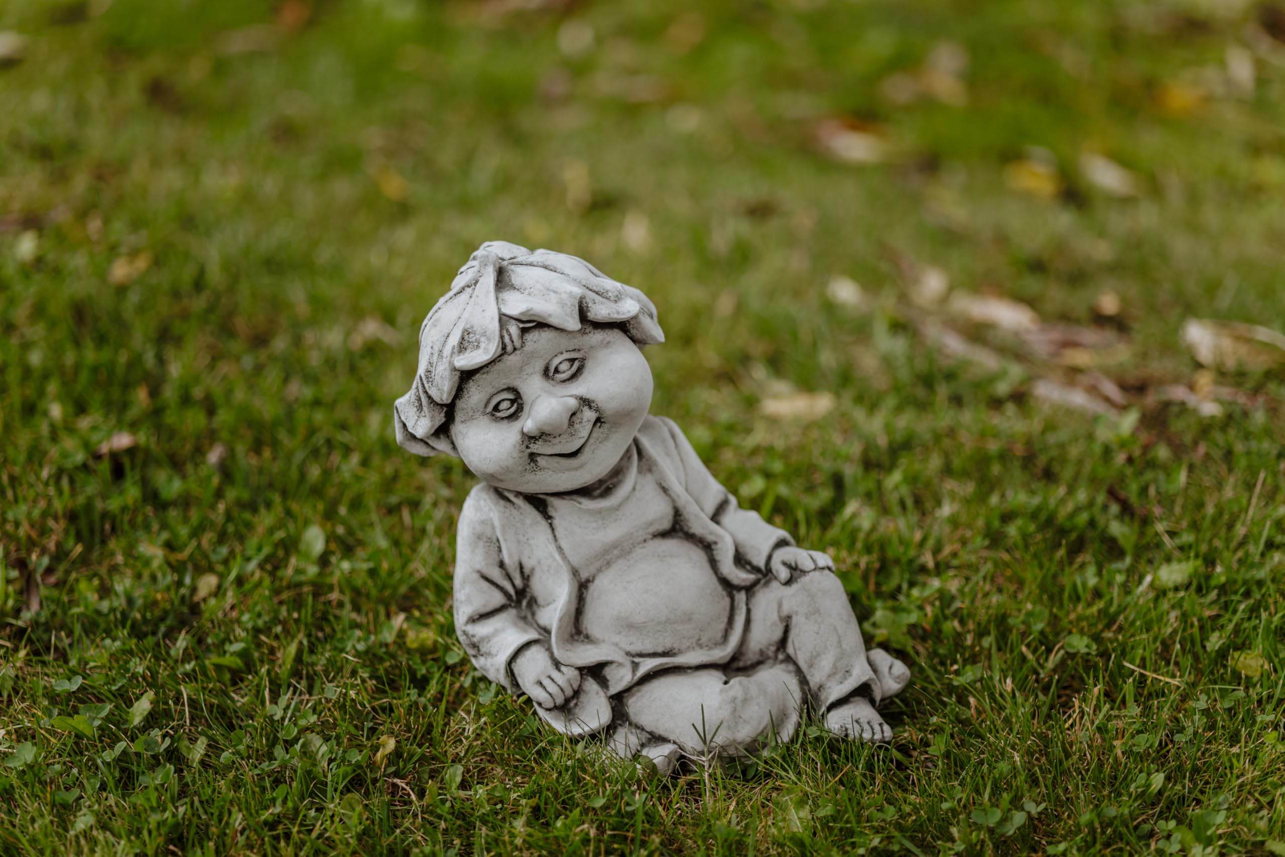 gartendekoparadies.de Steinfigur Gnom Wichtel aus Steinguss, 16 x 25 x 24 cm, Grau, 5 kg, Frostsichere Gartendekoration