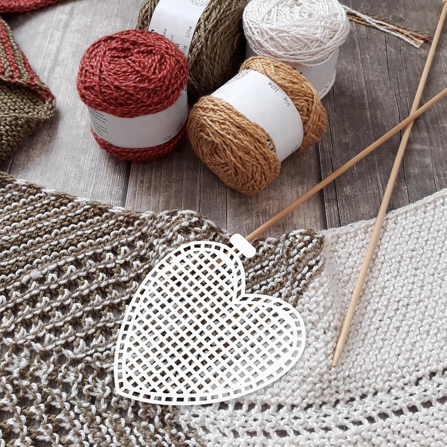 OSOLADY 30pcs Heart Shape Pe Mesh Canvas for Embroidery and Cross Stitch White Plastic Mesh Heart Craft Supplies for Needlepoint and Yarn Crafting Projects