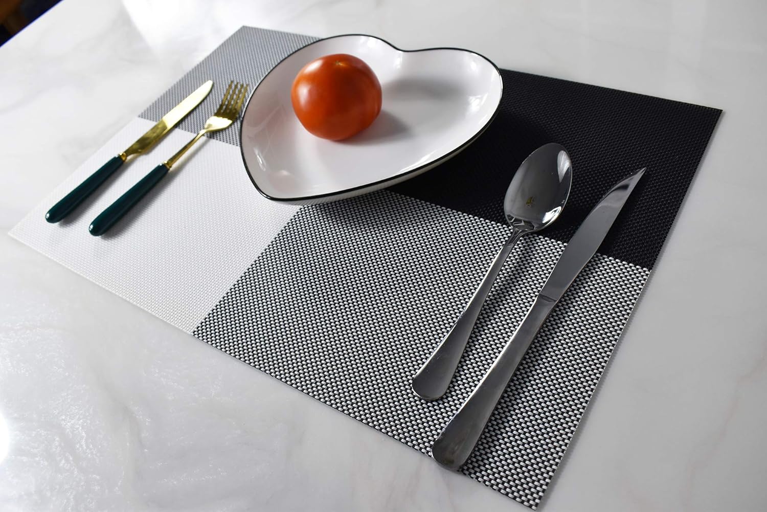 Non-Slip Placemats Set of 6, Heat Stain Ressietant Wipeable Kitchen Dining Table Decorations Easy to Clean Mats, Anti-Skid Vinyl Washable Place Matt (Square -White Black)