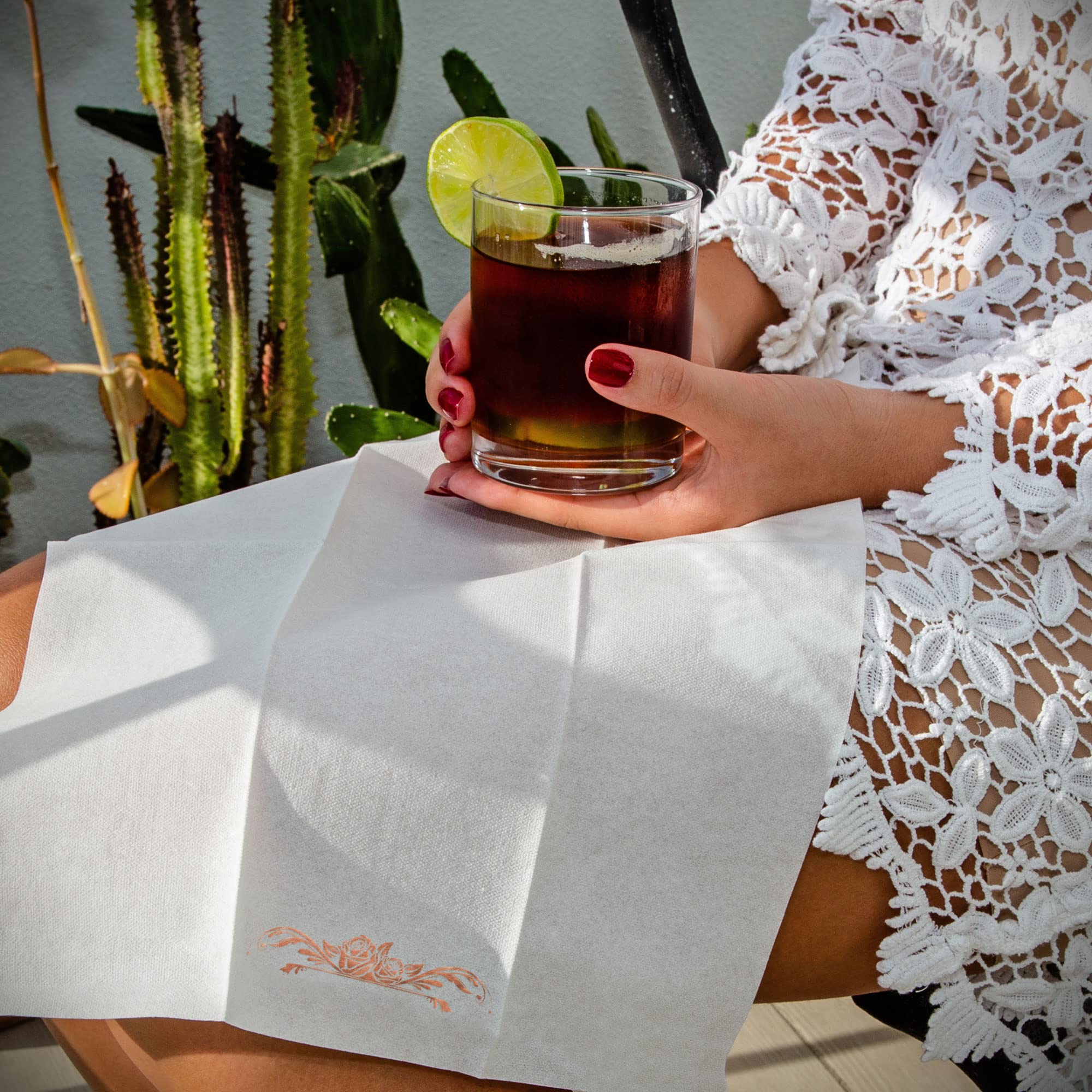 Servilletas de papel Airlaid de 30,5 x 43,18 cm, con sello de lámina de 1/6 pliegues desechables para invitados con absorbente, tacto lino, bodas, recepciones, fiestas y baño, 100 Count, Rose gold