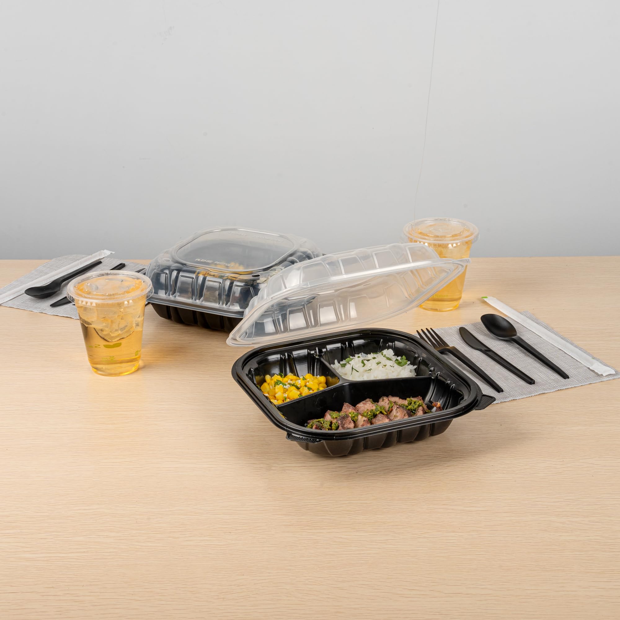 Restaurantware Thermo Tek pojemniki z klapką, 50 jednorazowych pudełek na wynos – 3 przegrody, wentylowane pokrywki, czarne plastikowe pojemniki do przygotowywania posiłków, nadają się do kuchenki