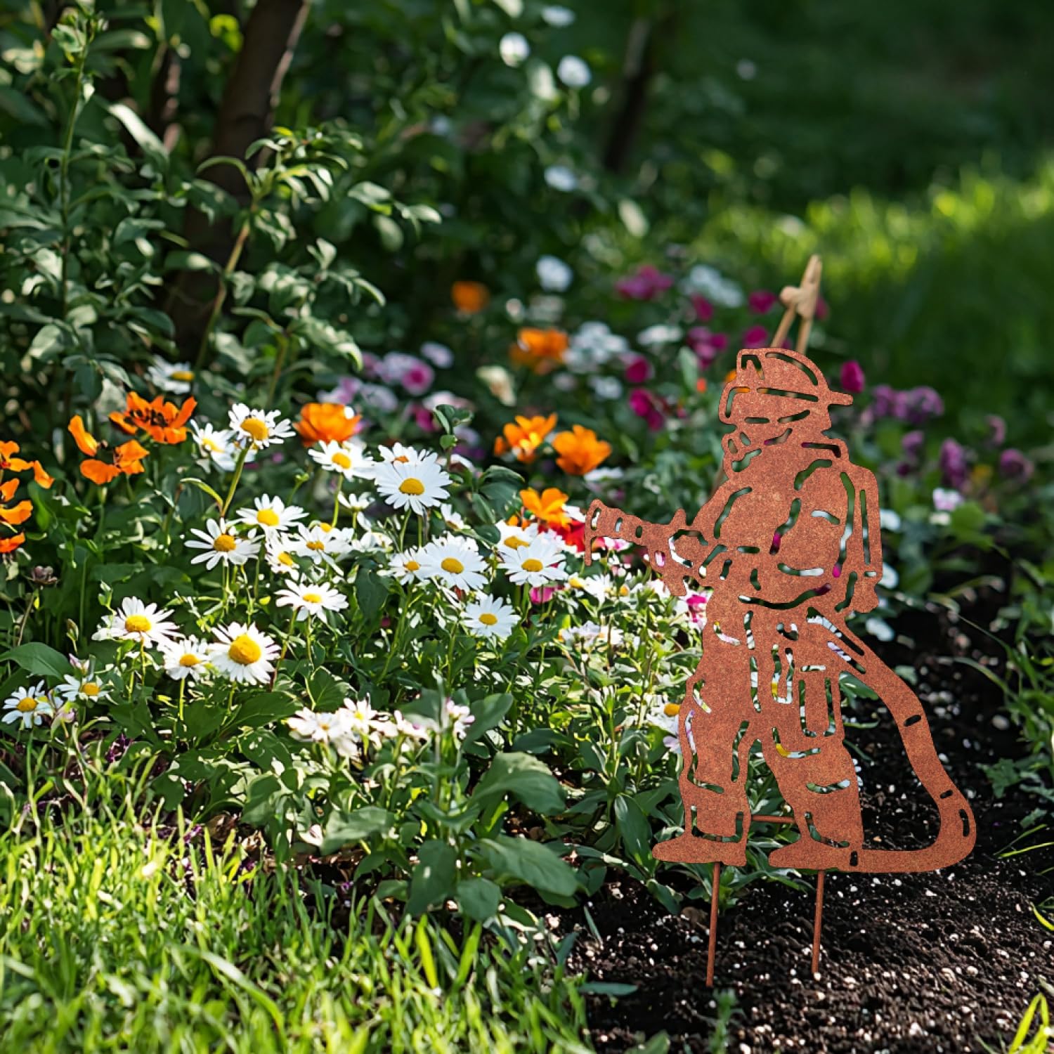 VERDOBA Feuerwehrmann Gartendeko Rost - Feuerwehr Geschenke für draußen - Feuerwehr Deko mit Rostpatina - Deko Feuerwehr Gartenstecker - Rostdeko Gartendeko - Rostdeko für Garten, Balkon & Terrasse