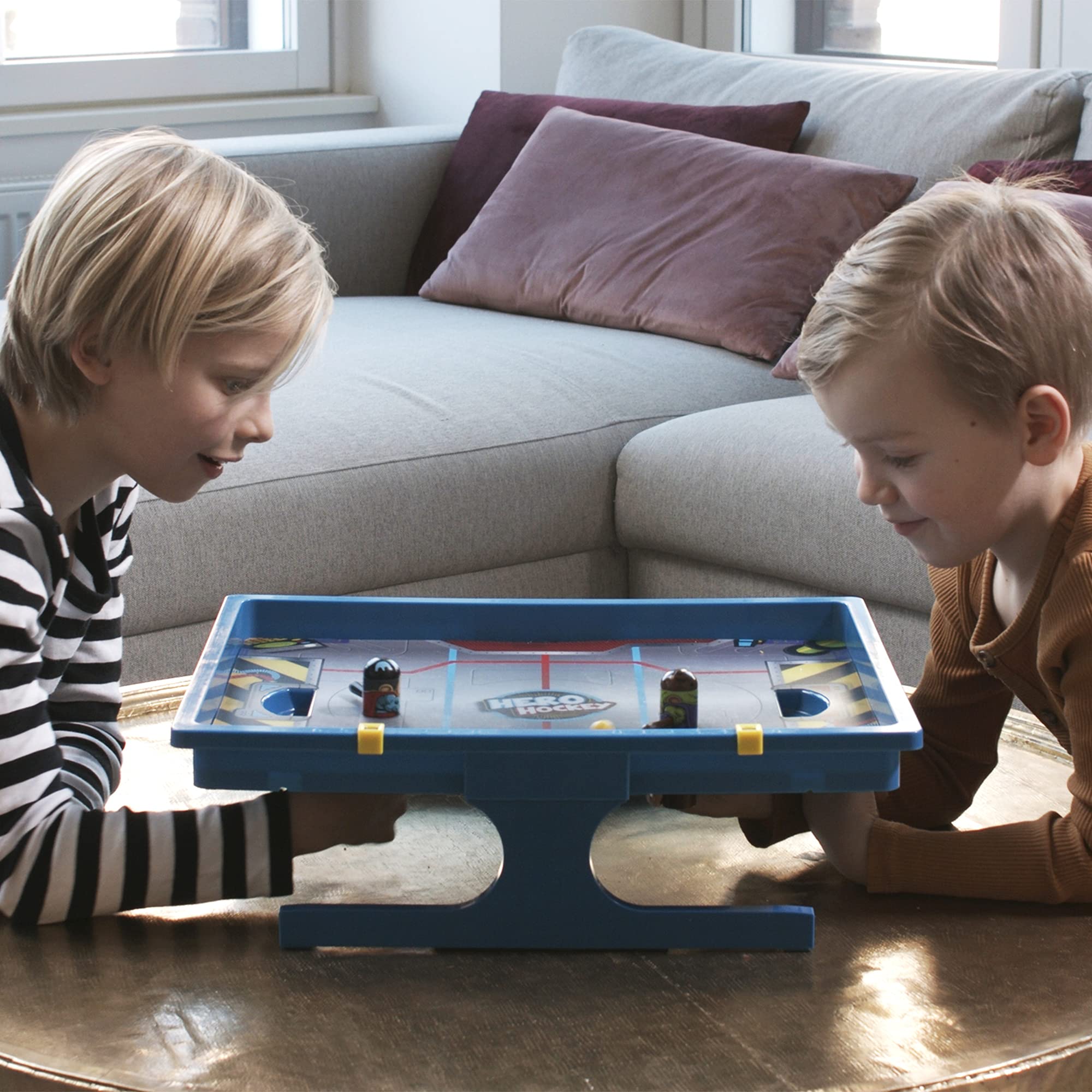 Héroe Hockey,Juego de hockey de acción rápida con imanes,Juego de habilidad y destreza para adultos y niños,Divertido juego familiar,A partir de 5 años,2 jugadores,Tiempo de juego promedio 10 minutos