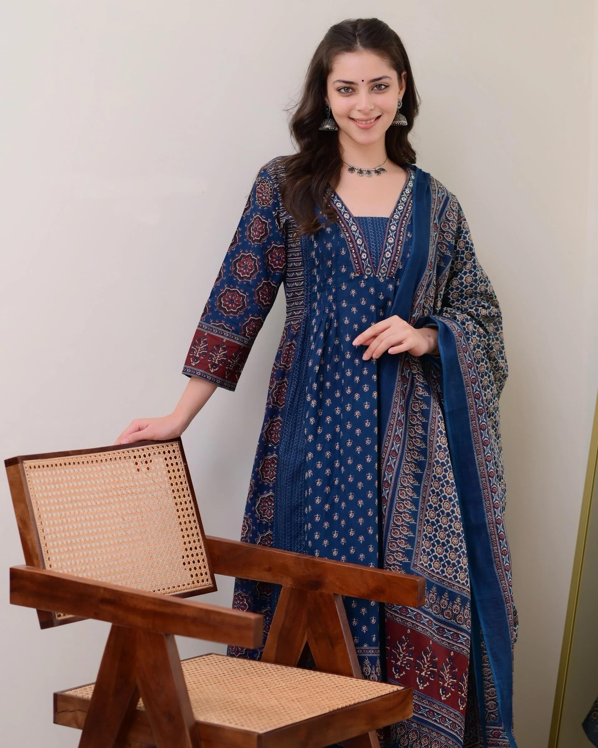 Damen Anarkali Anzug mit Dupatta Indischer Stil Ethno Lang Ausgestellt Party Wear Kleid