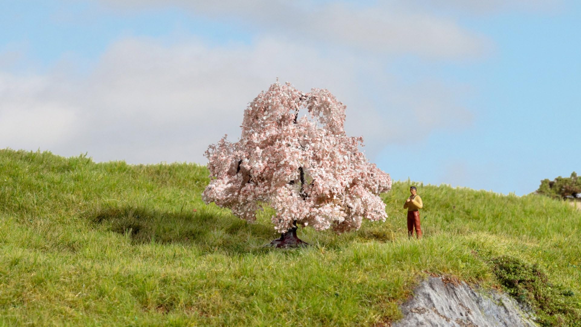 NOCH® Cherry Tree Natural Model Tree 6cm for Gauge H0, TT, N, Z Ideal for Dioramas and Military Model Making