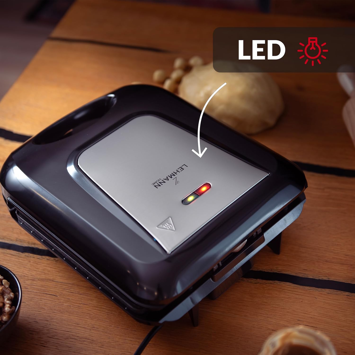 قمة view of LEHMANN Nut Waffle Maker showing LED indicator lights